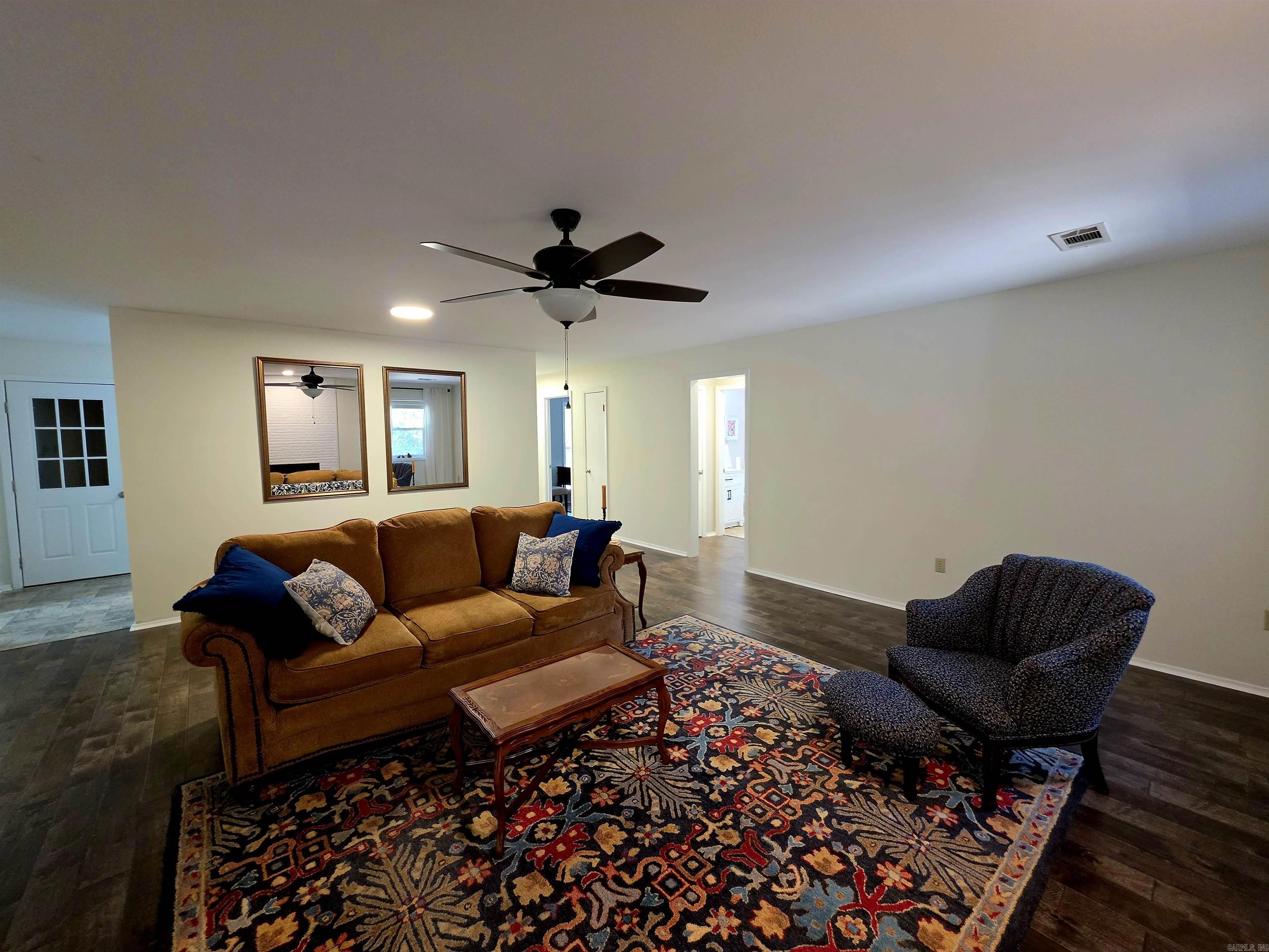7 Leno Lane Property Photo 11
