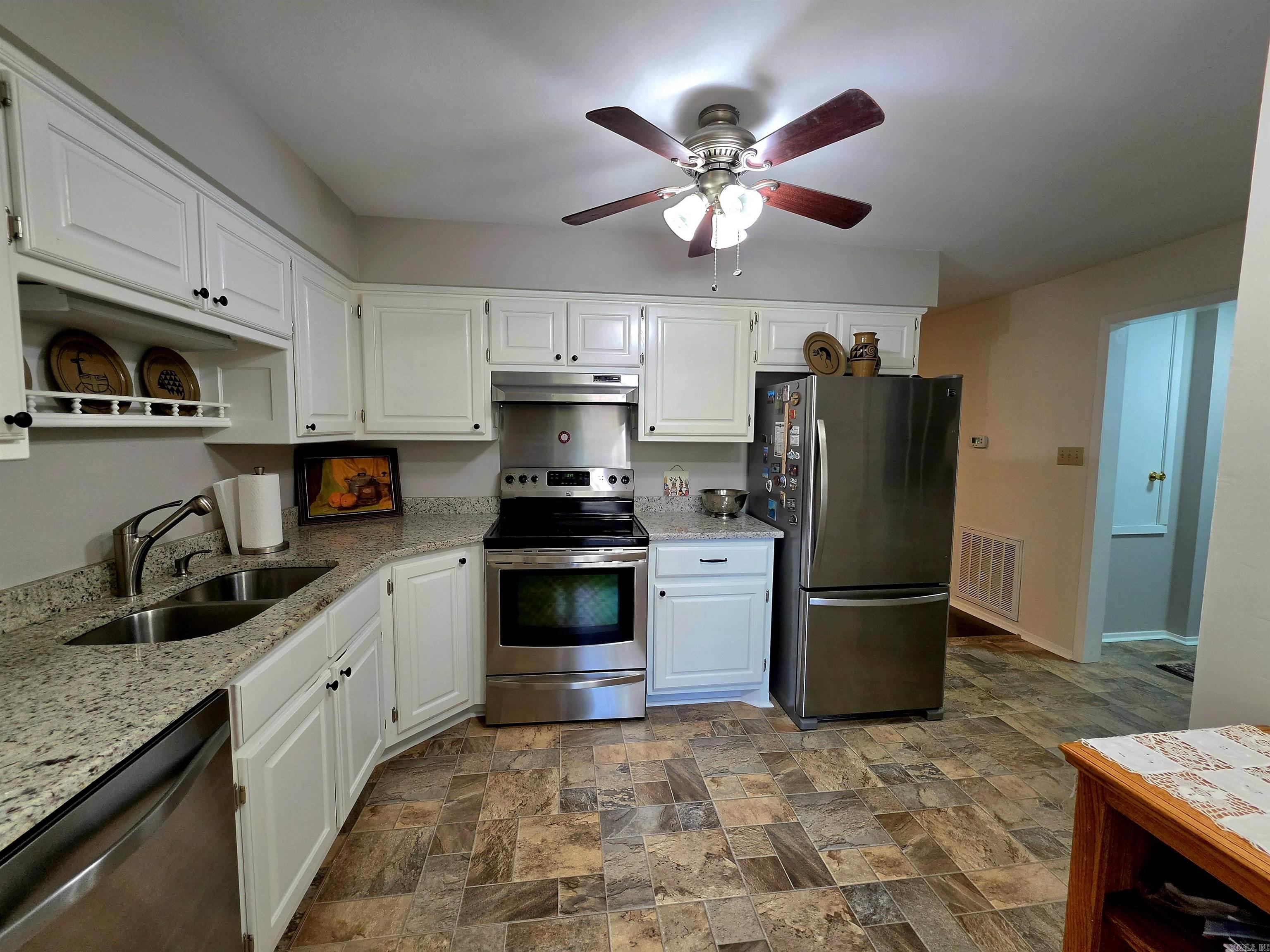 7 Leno Lane Property Photo 18
