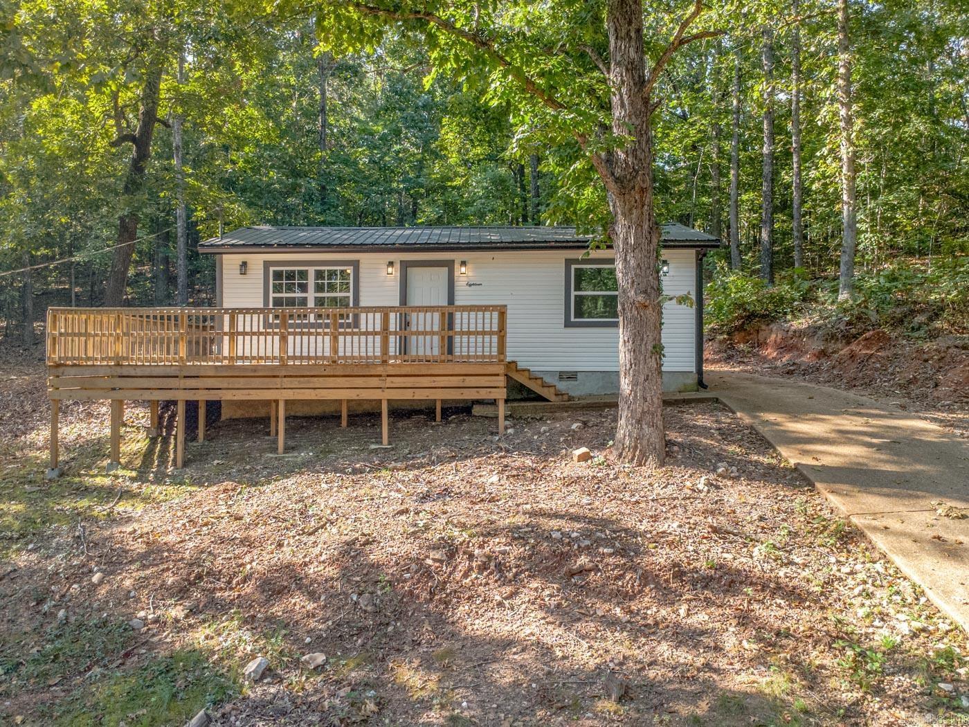 18 Chickasaw Dr Drive Property Photo 1