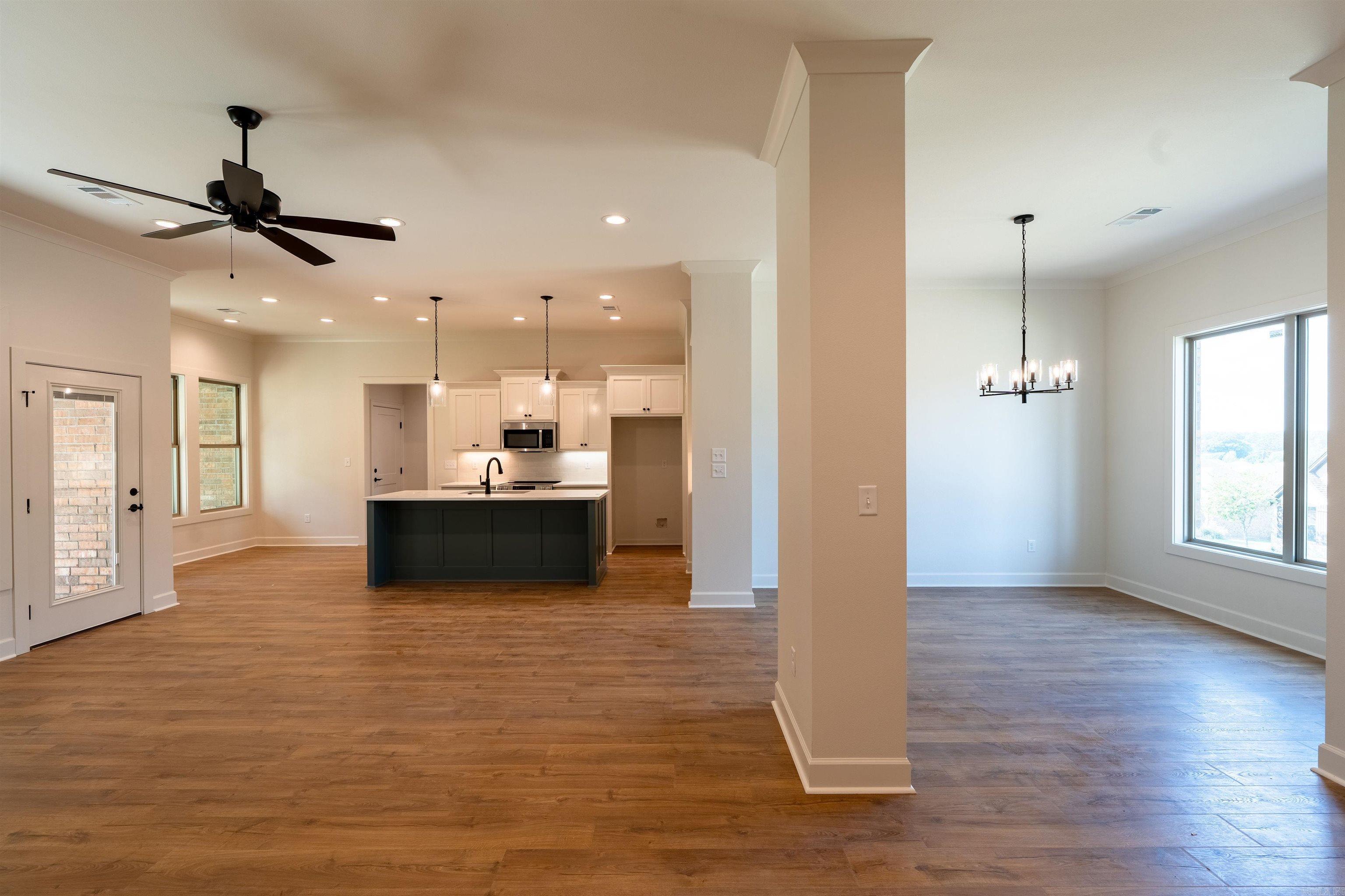 2609 Ridgewood Road Property Photo 2