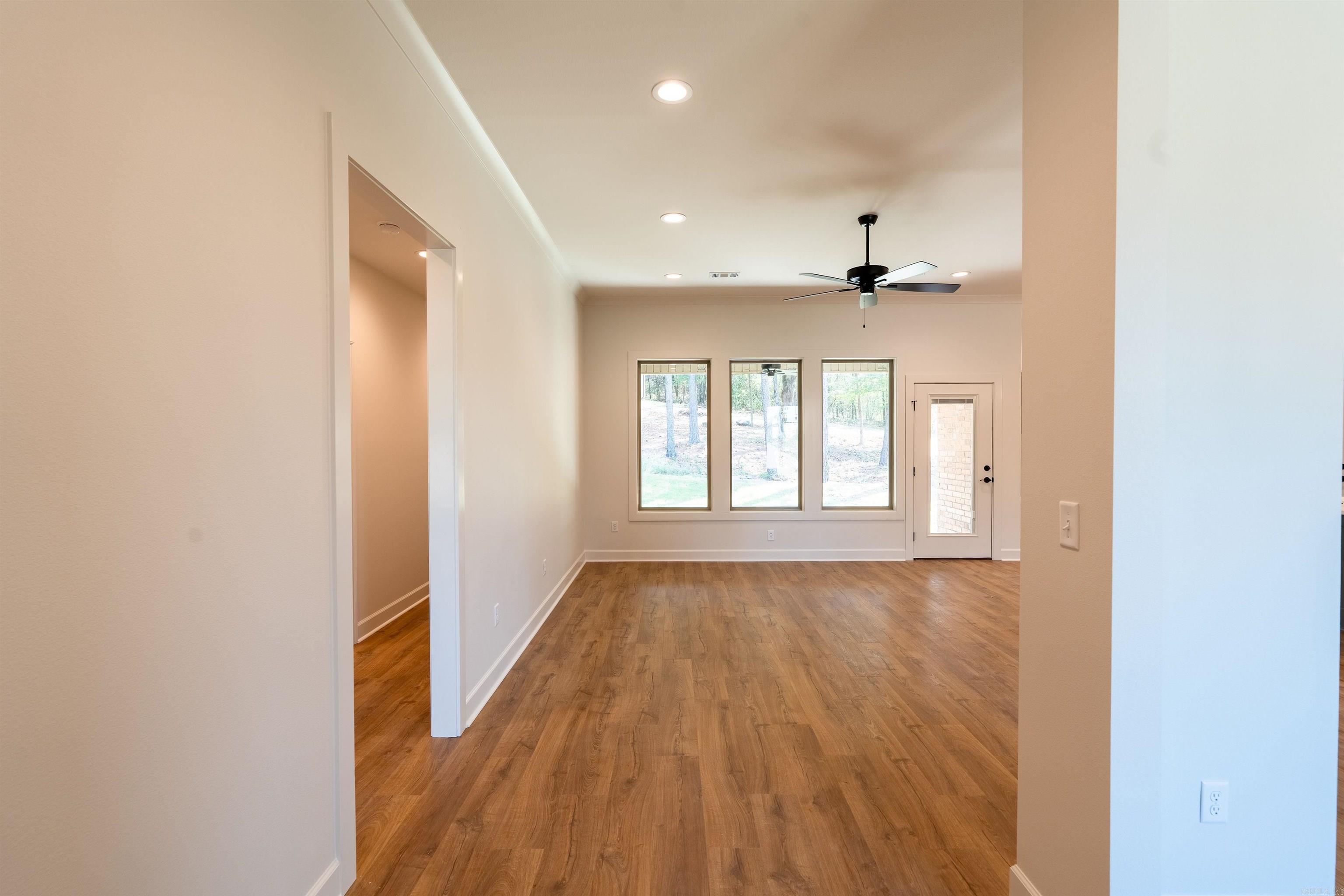 2609 Ridgewood Road Property Photo 4
