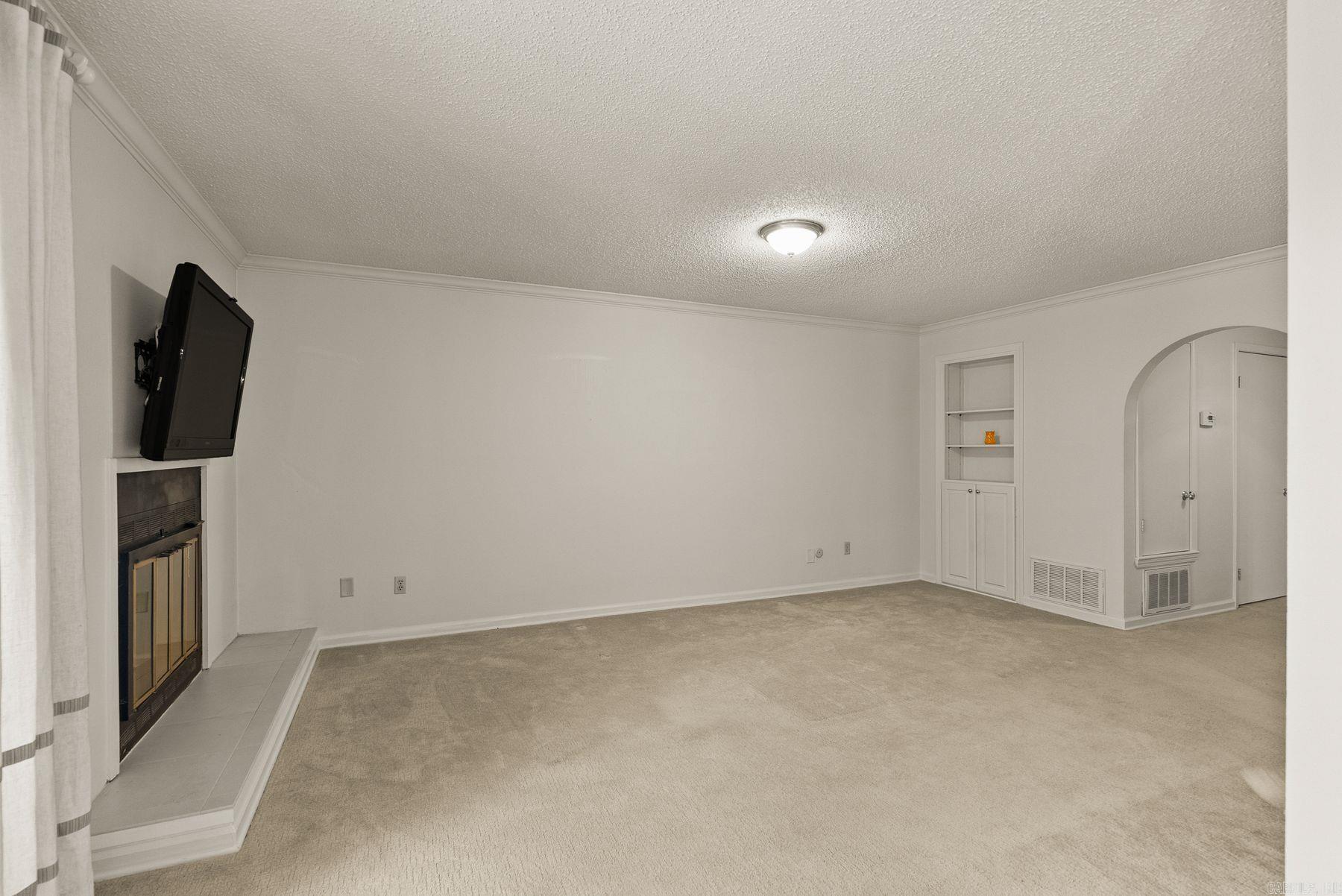 301 Kings Row #103 Drive Property Photo 7