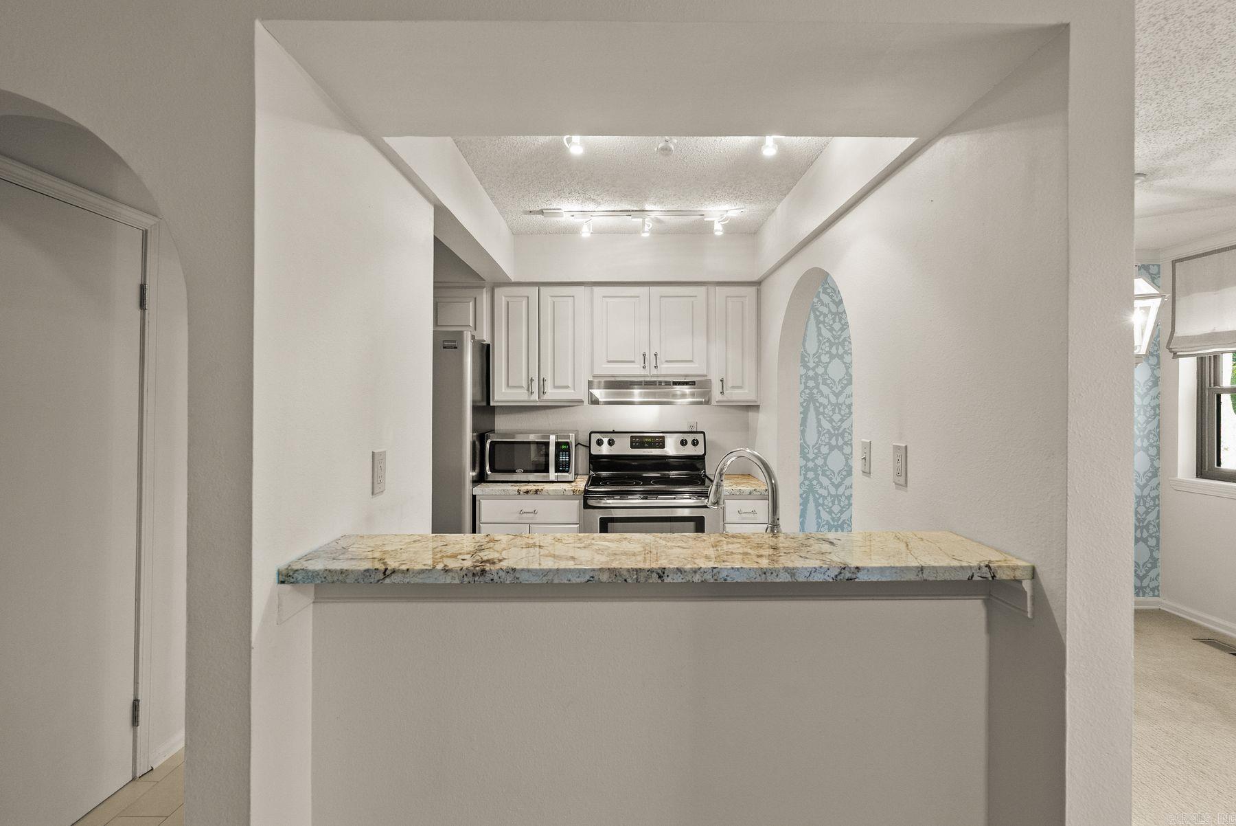 301 Kings Row #103 Drive Property Photo 14