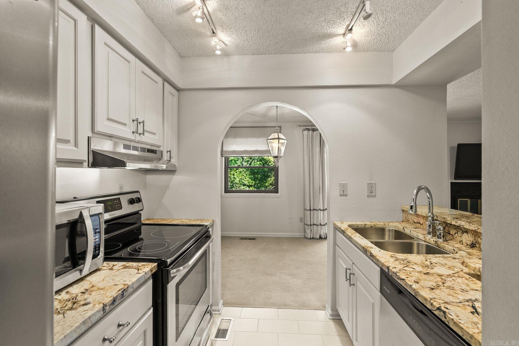 301 Kings Row #103 Drive Property Photo 15