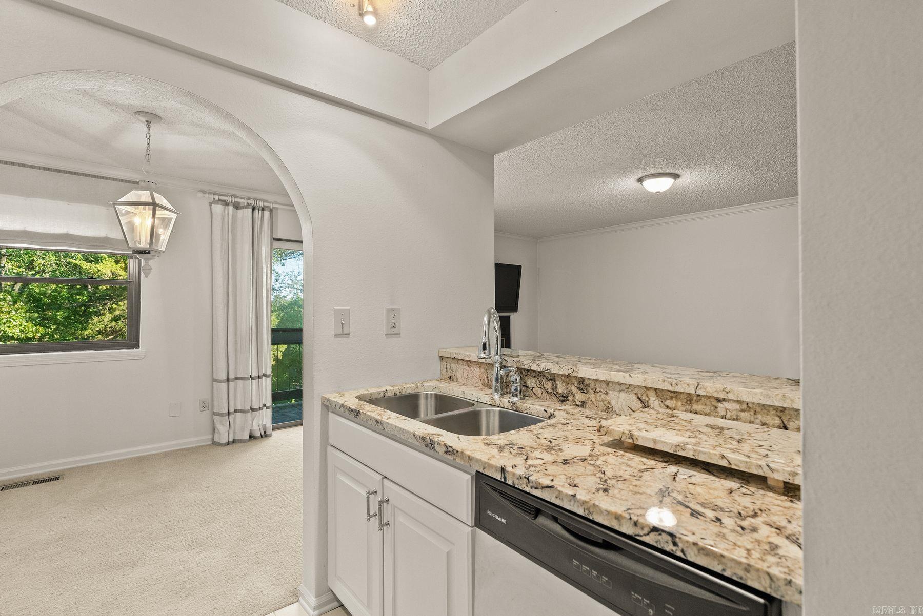 301 Kings Row #103 Drive Property Photo 19