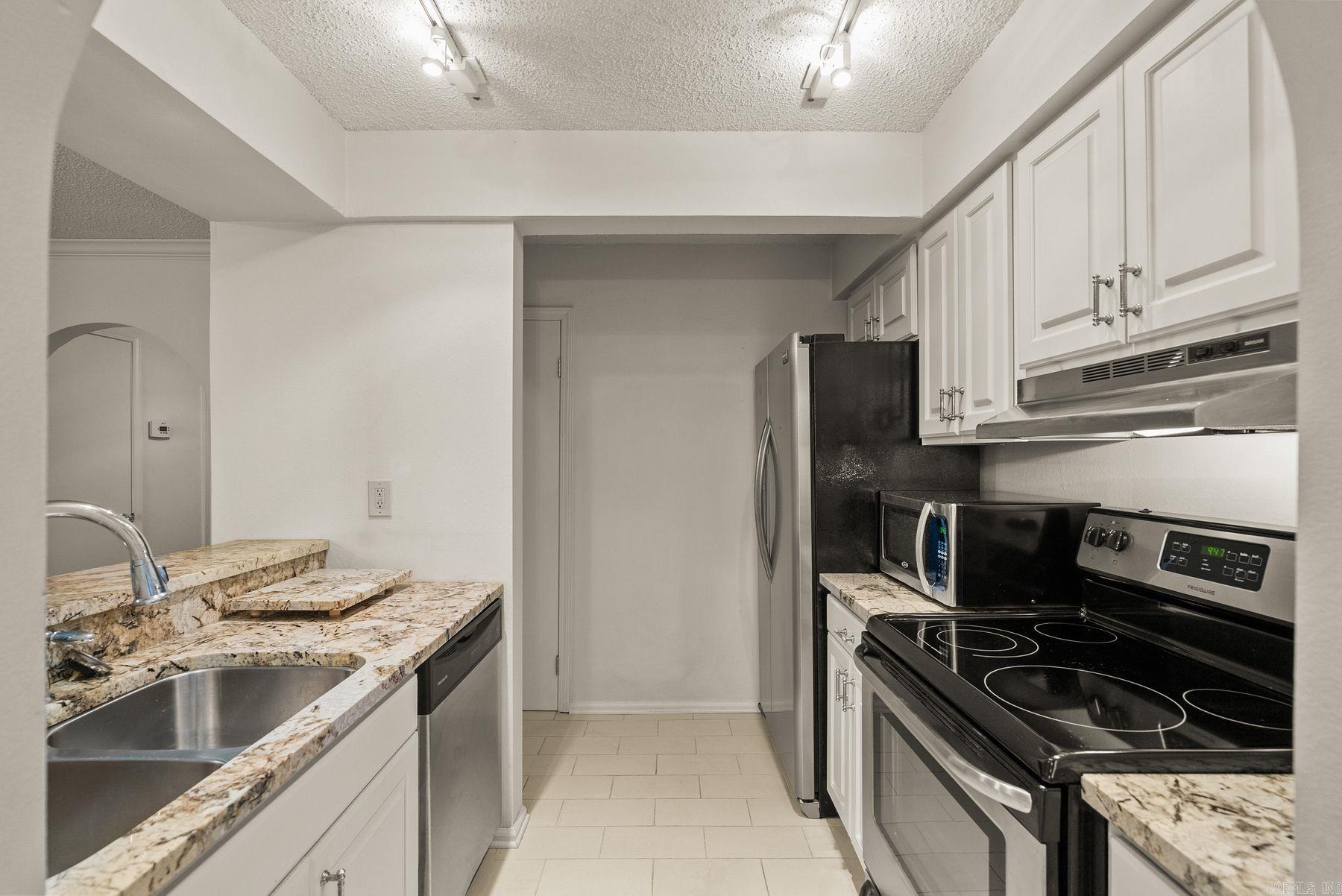 301 Kings Row #103 Drive Property Photo 20