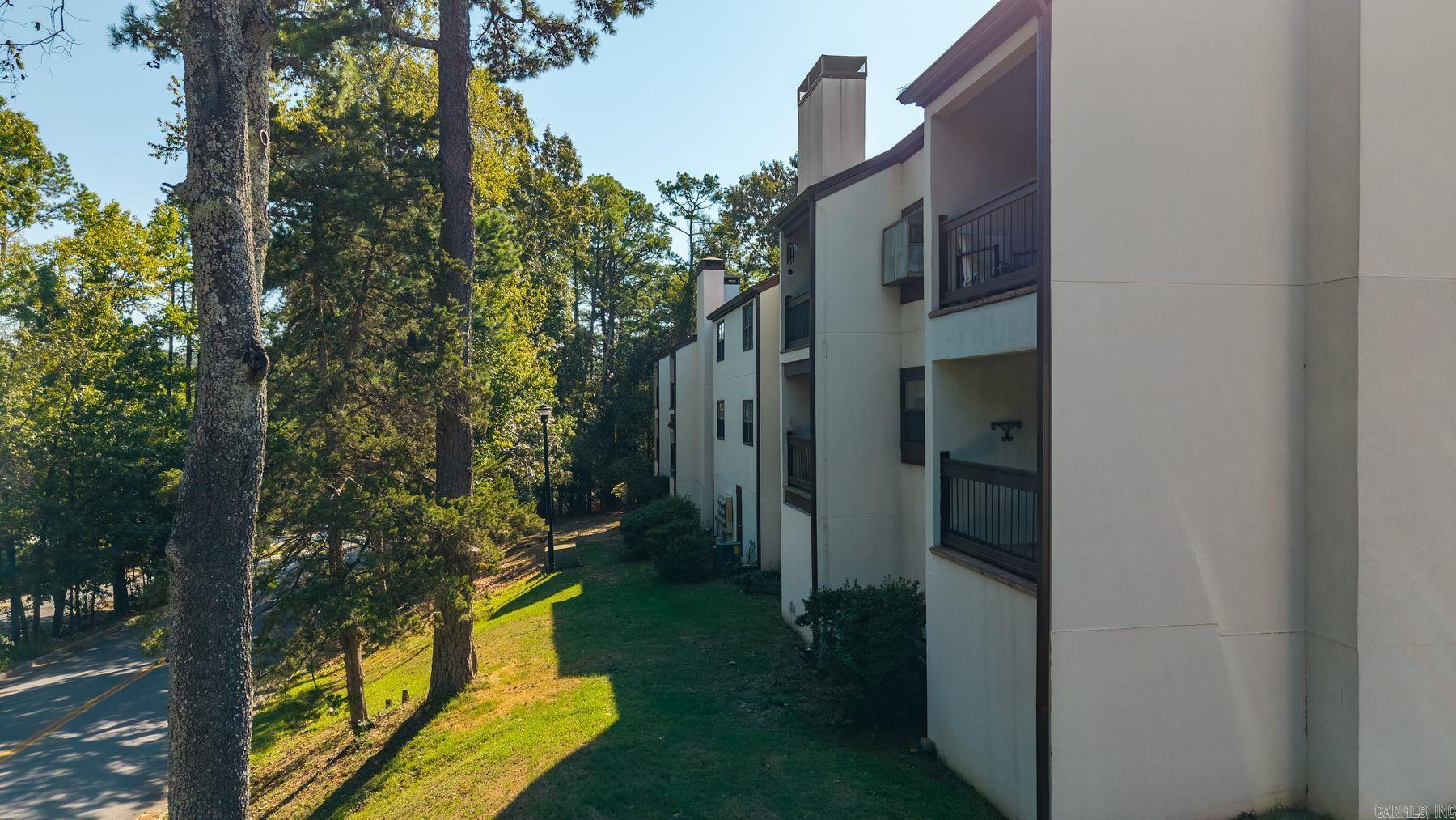 301 Kings Row #103 Drive Property Photo 33