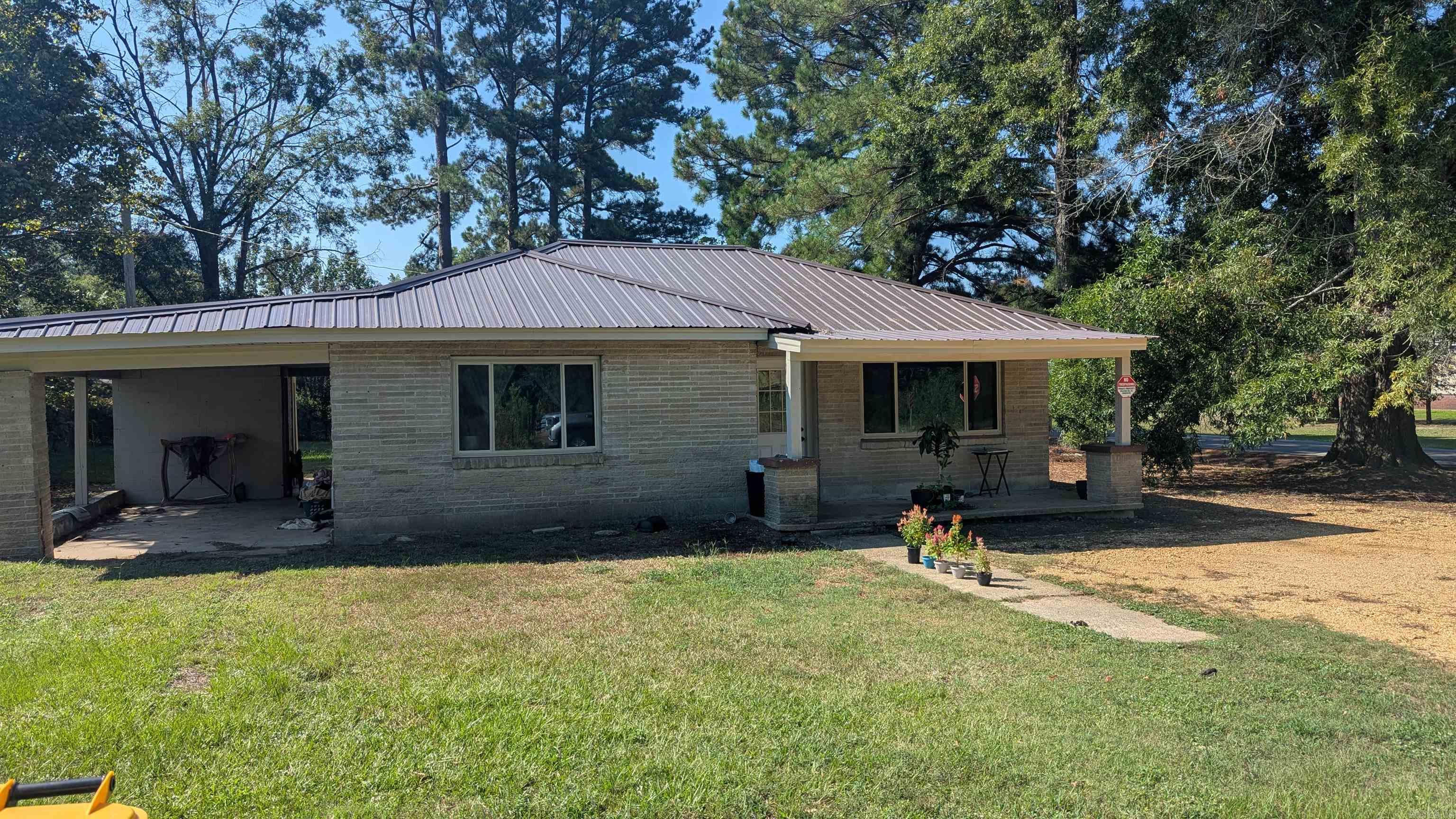 103 E First Property Photo 1
