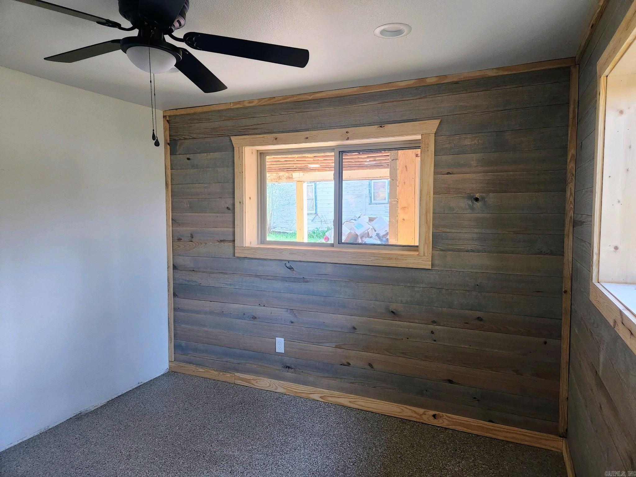 103 E First Property Photo 6