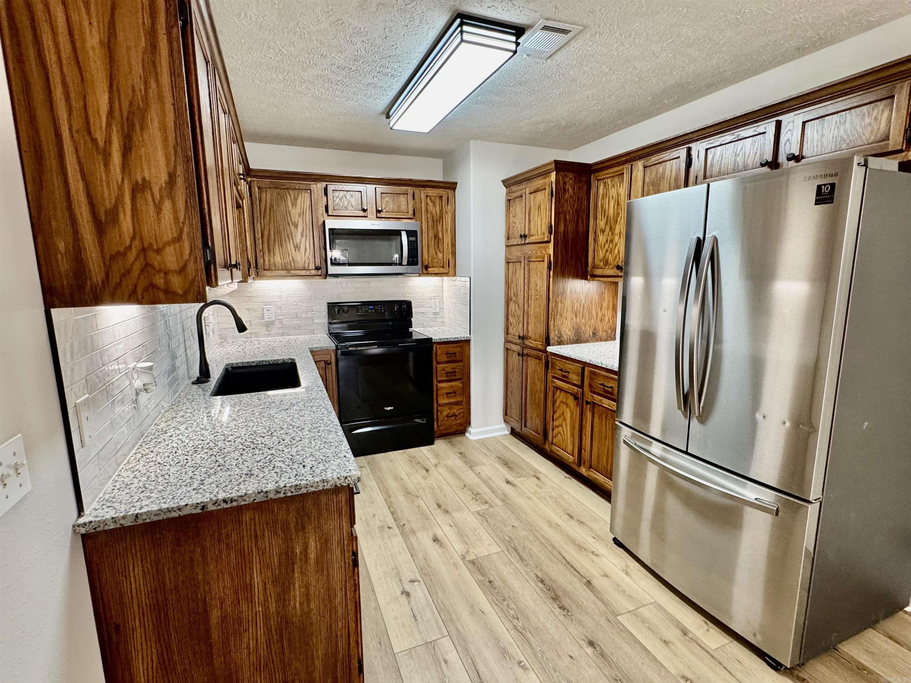 2430 Apple Blossom Property Photo 4