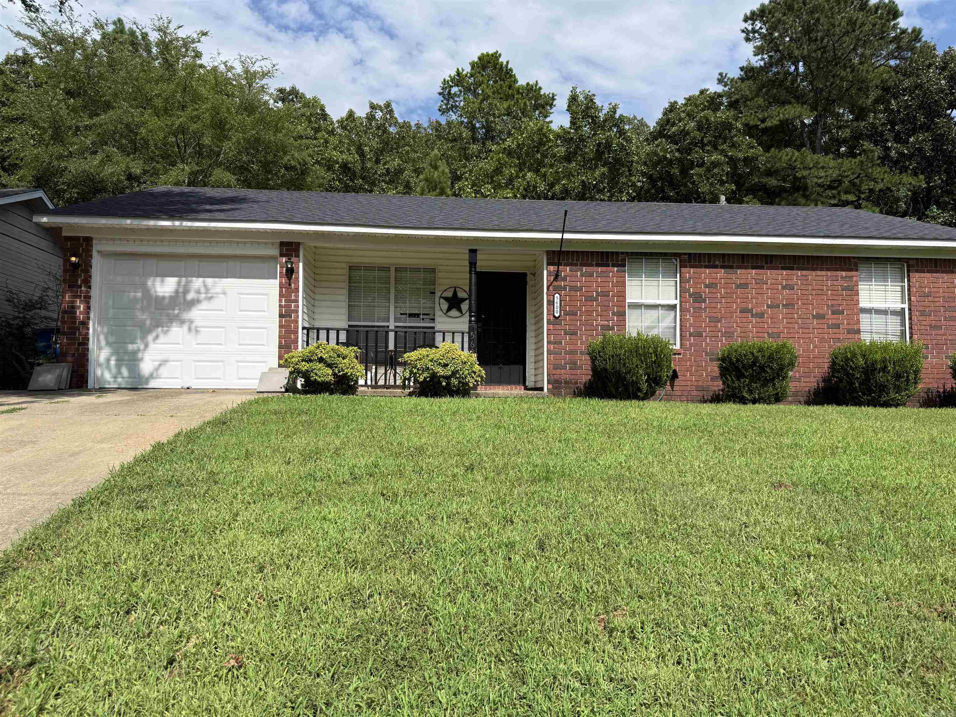 5600 Parker Street Property Photo 1