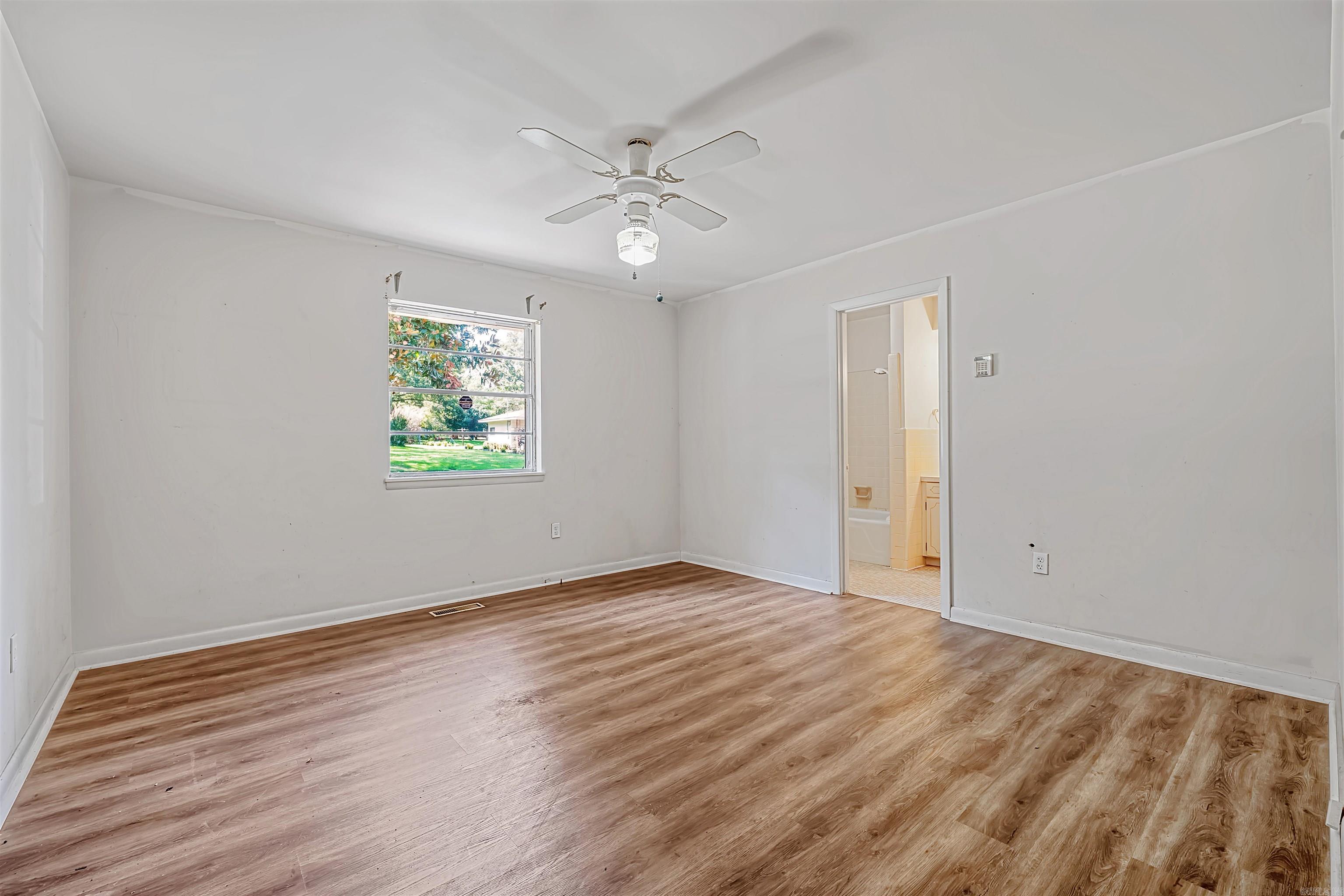 406 S Claremont Ave Property Photo 16