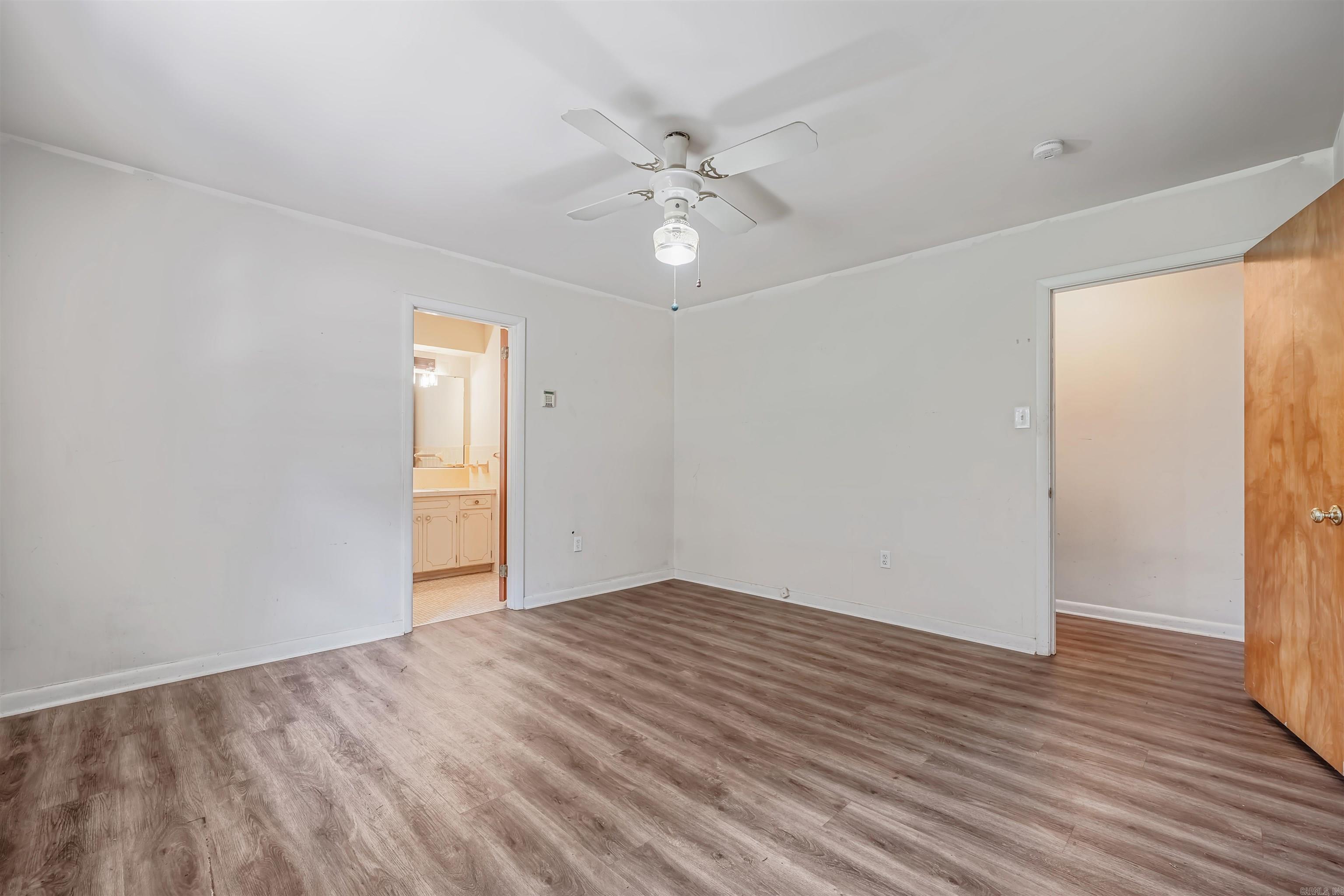 406 S Claremont Ave Property Photo 19