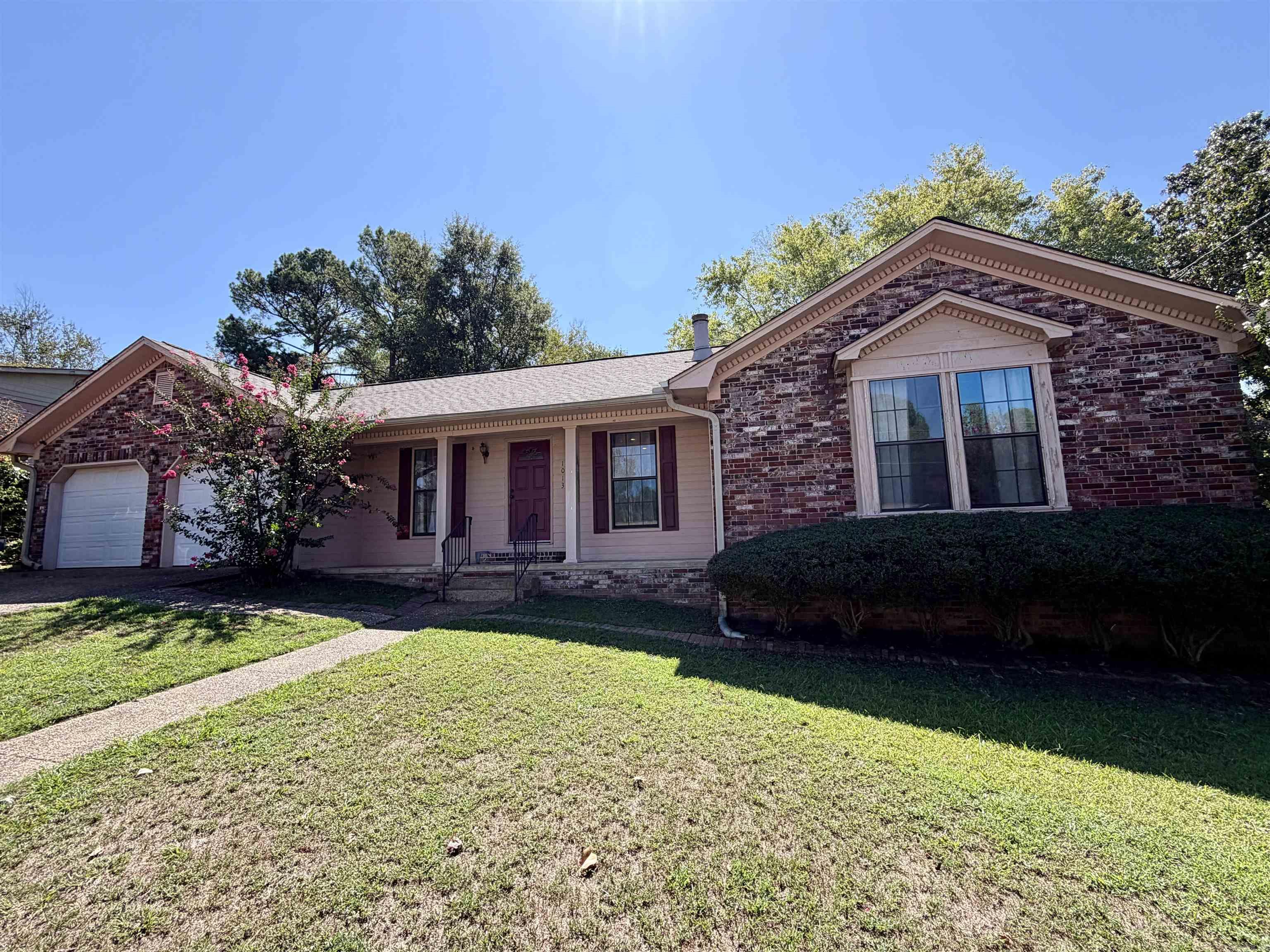 1013 Woodlawn Avenue Property Photo 1