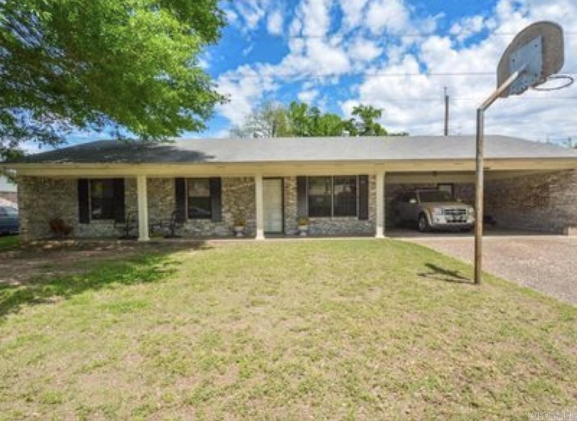 6609 Farmstead Road Property Photo 1