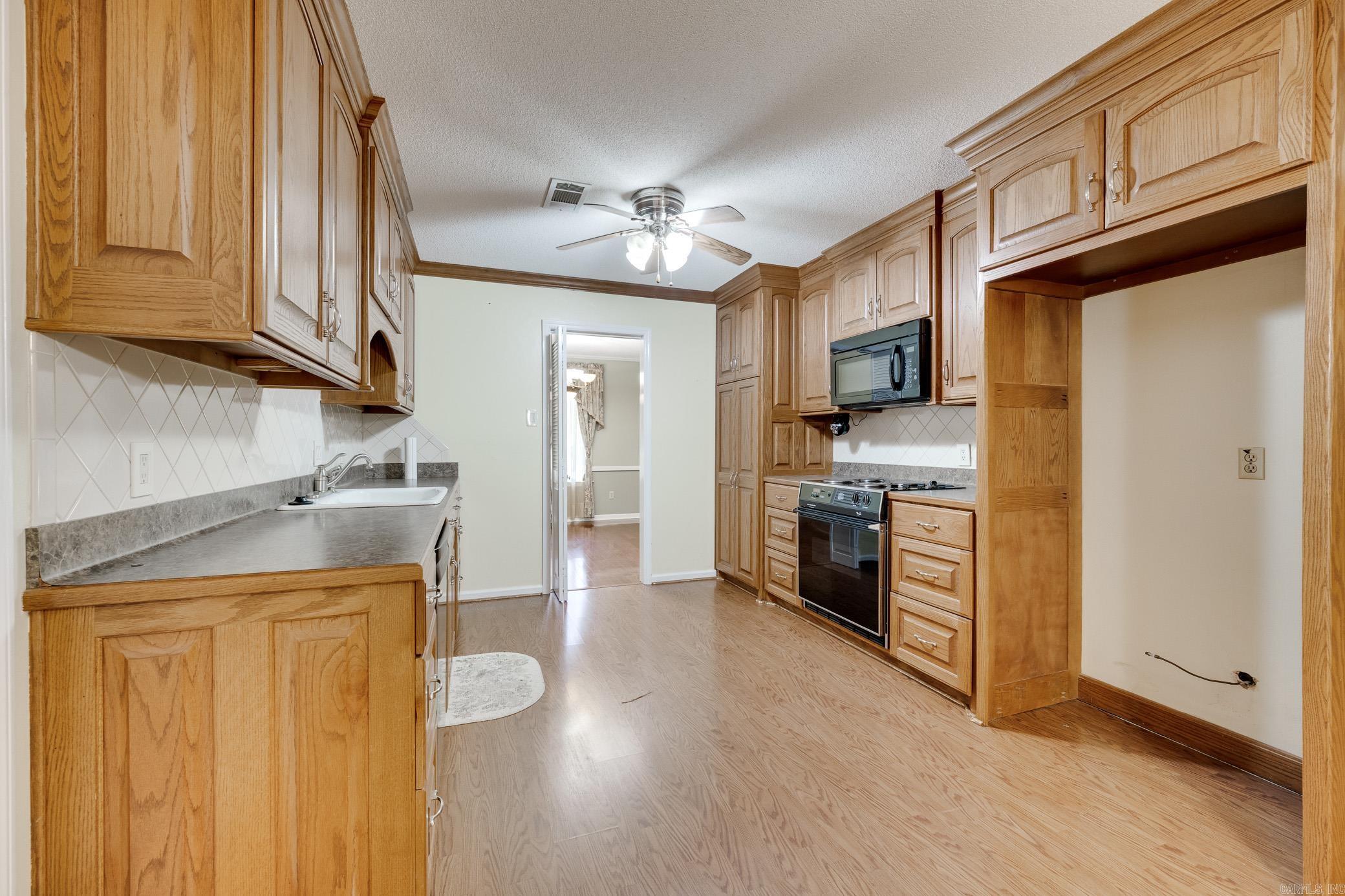 6 Club Road Property Photo 5