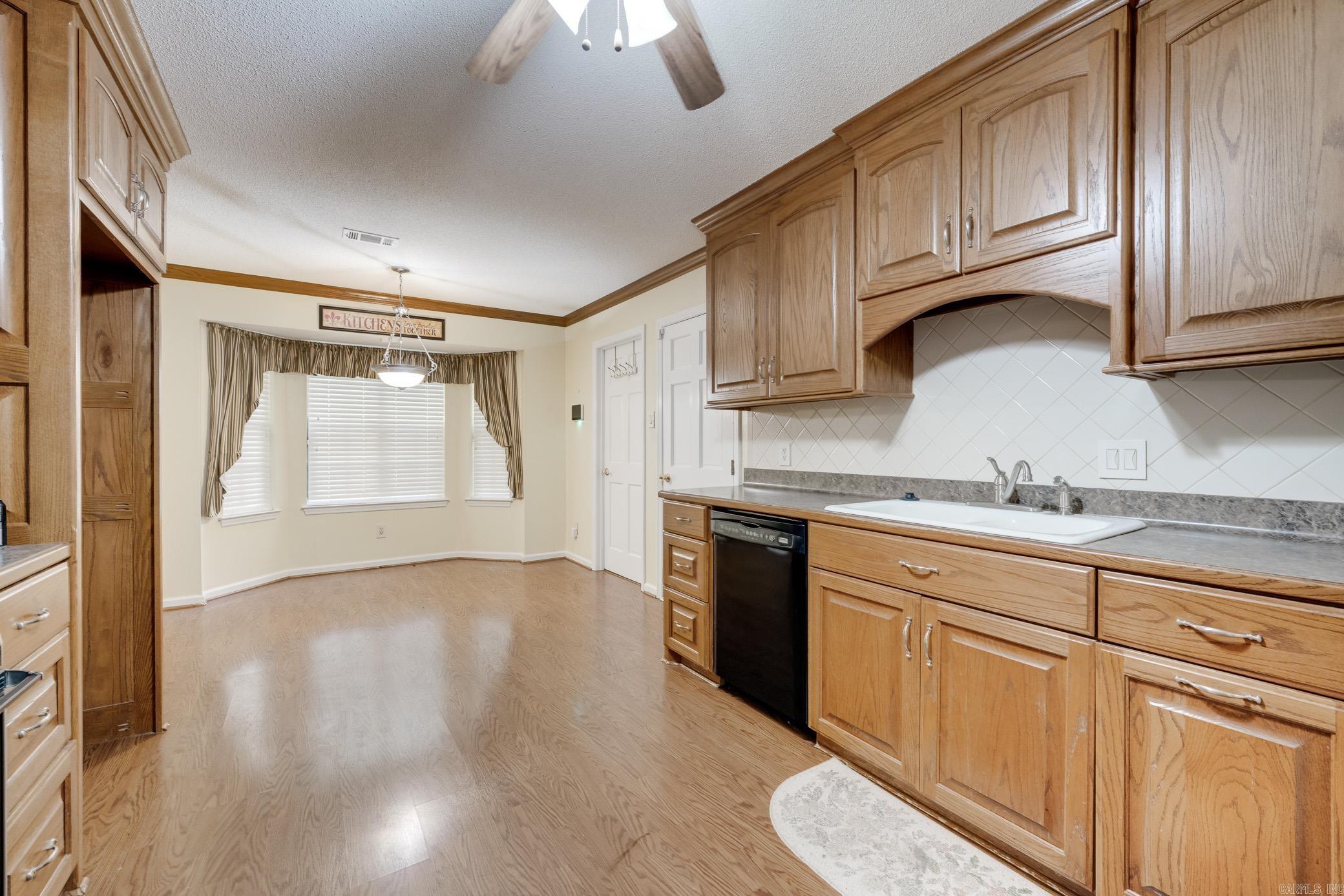 6 Club Road Property Photo 6