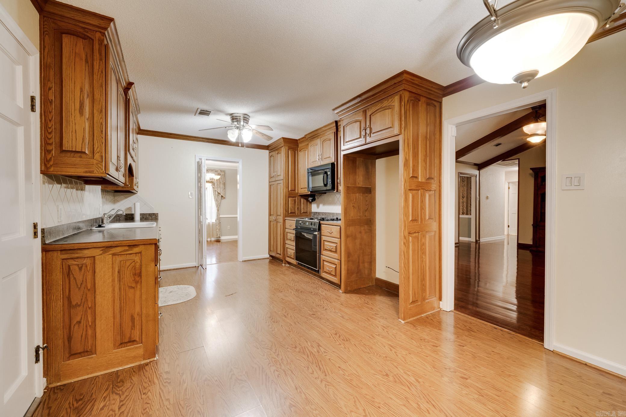 6 Club Road Property Photo 9