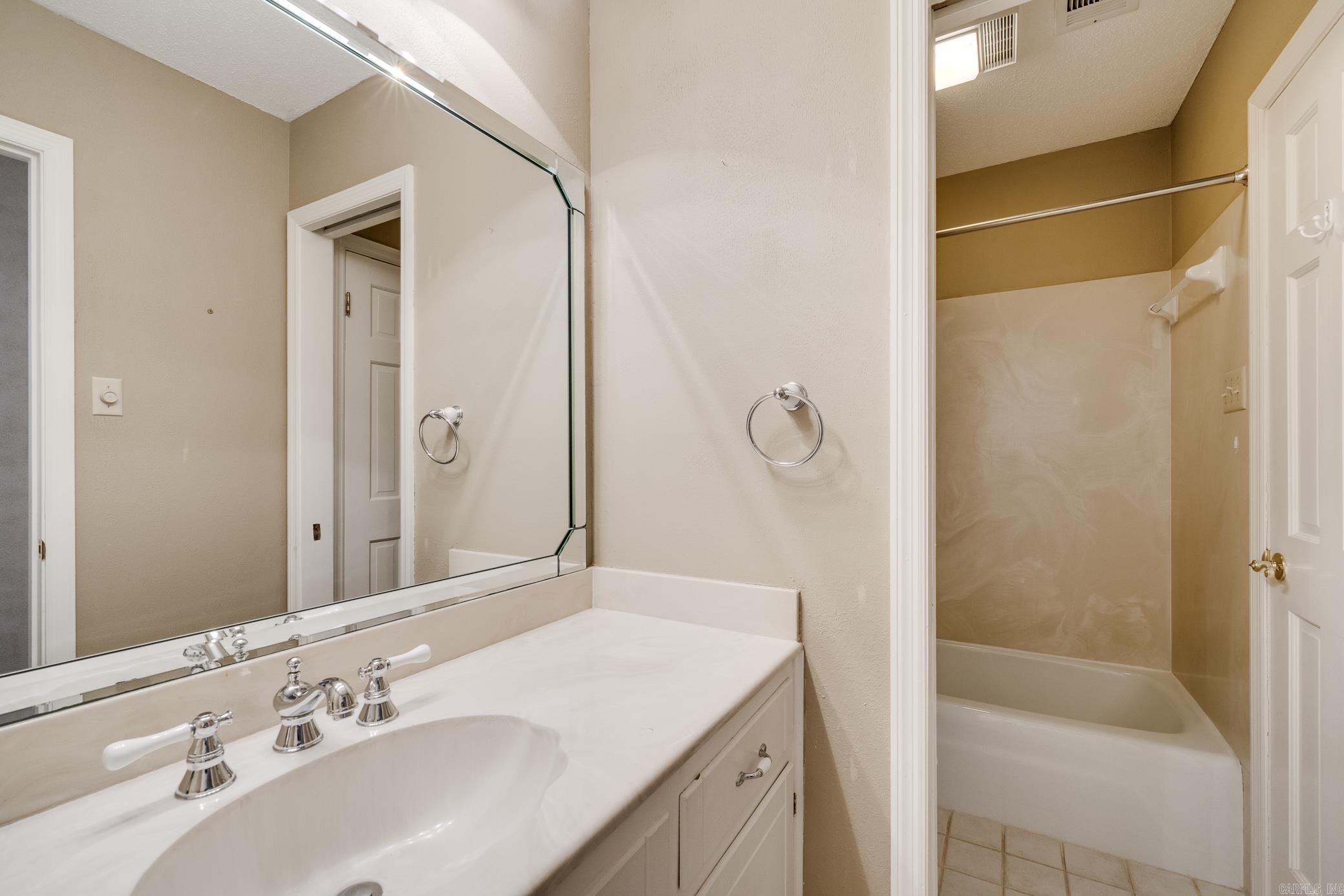 6 Club Road Property Photo 29