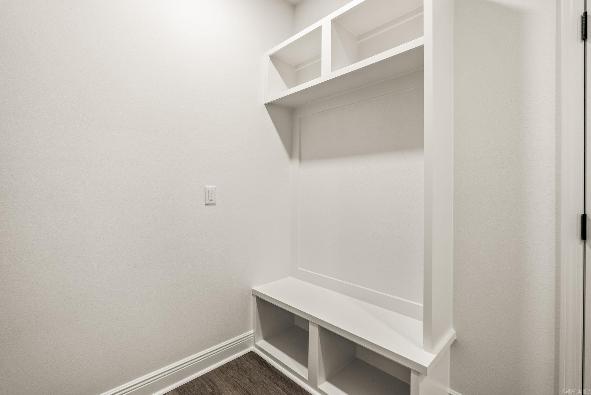 9 Idlewood Place Property Photo 30