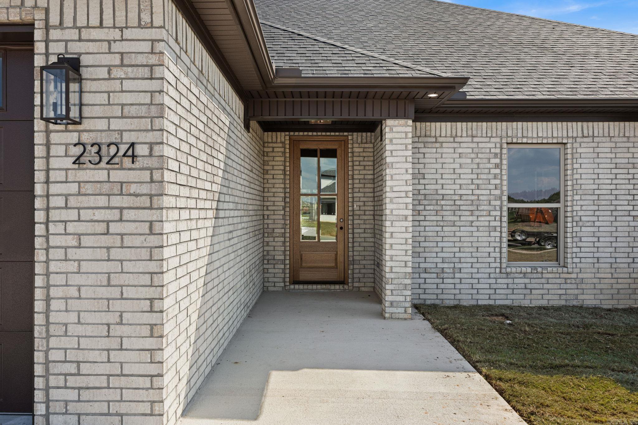 2324 Lakewood Circle Property Photo 5
