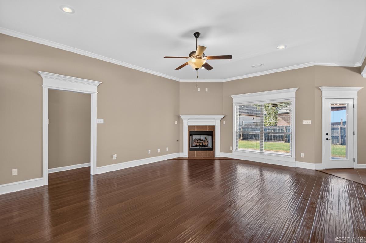 9517 Meadow Creek Dr Property Photo 6