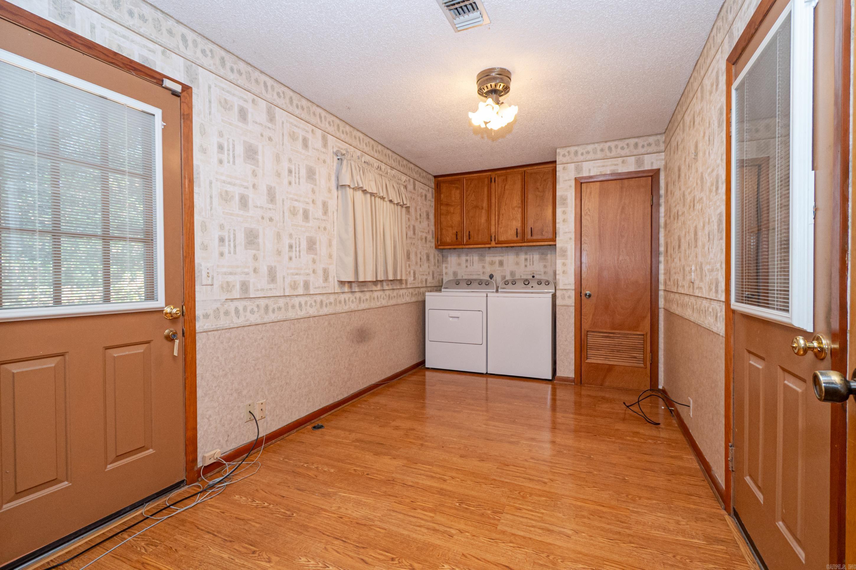 1922 Ridgewood Dr Property Photo 15