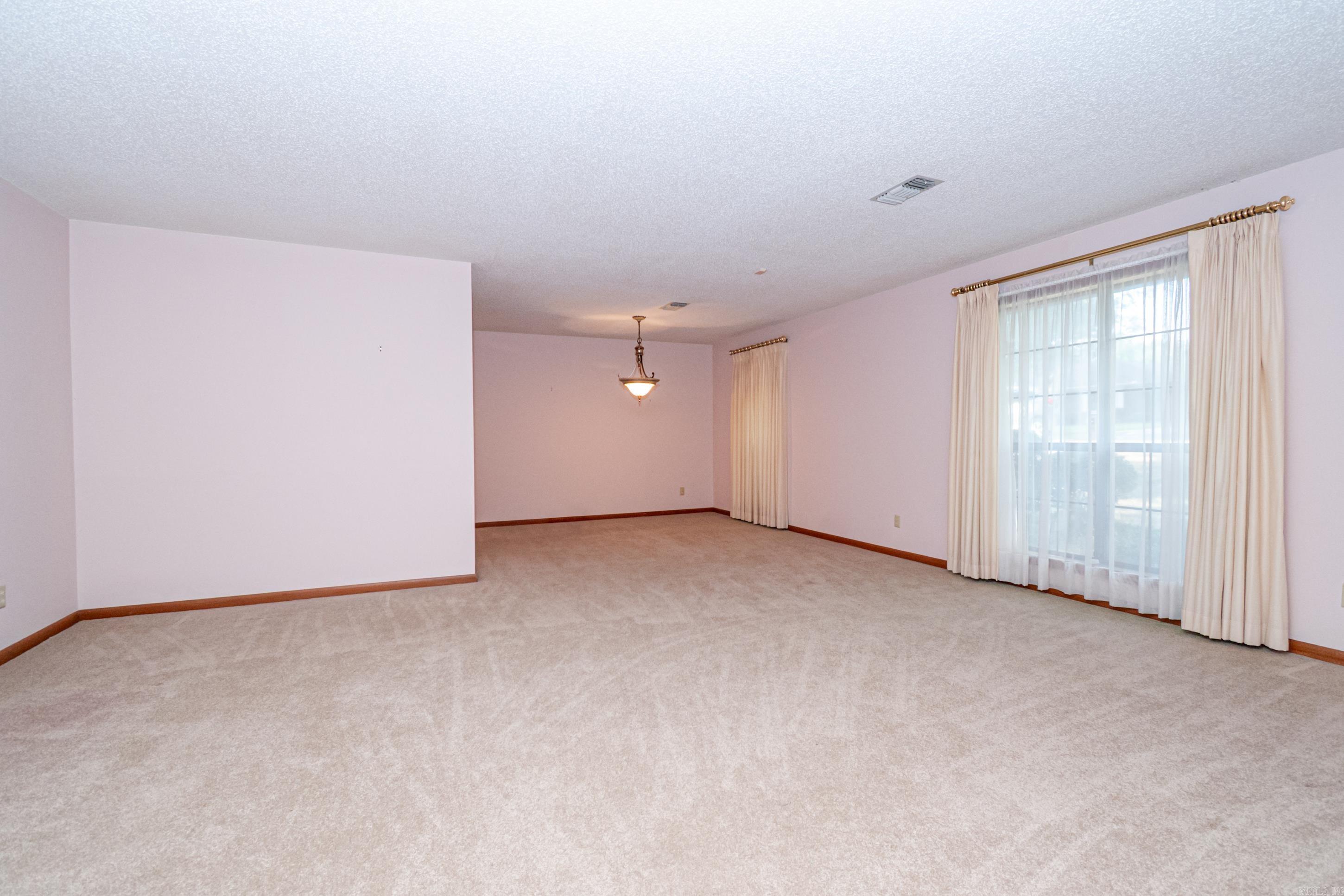 1922 Ridgewood Dr Property Photo 17