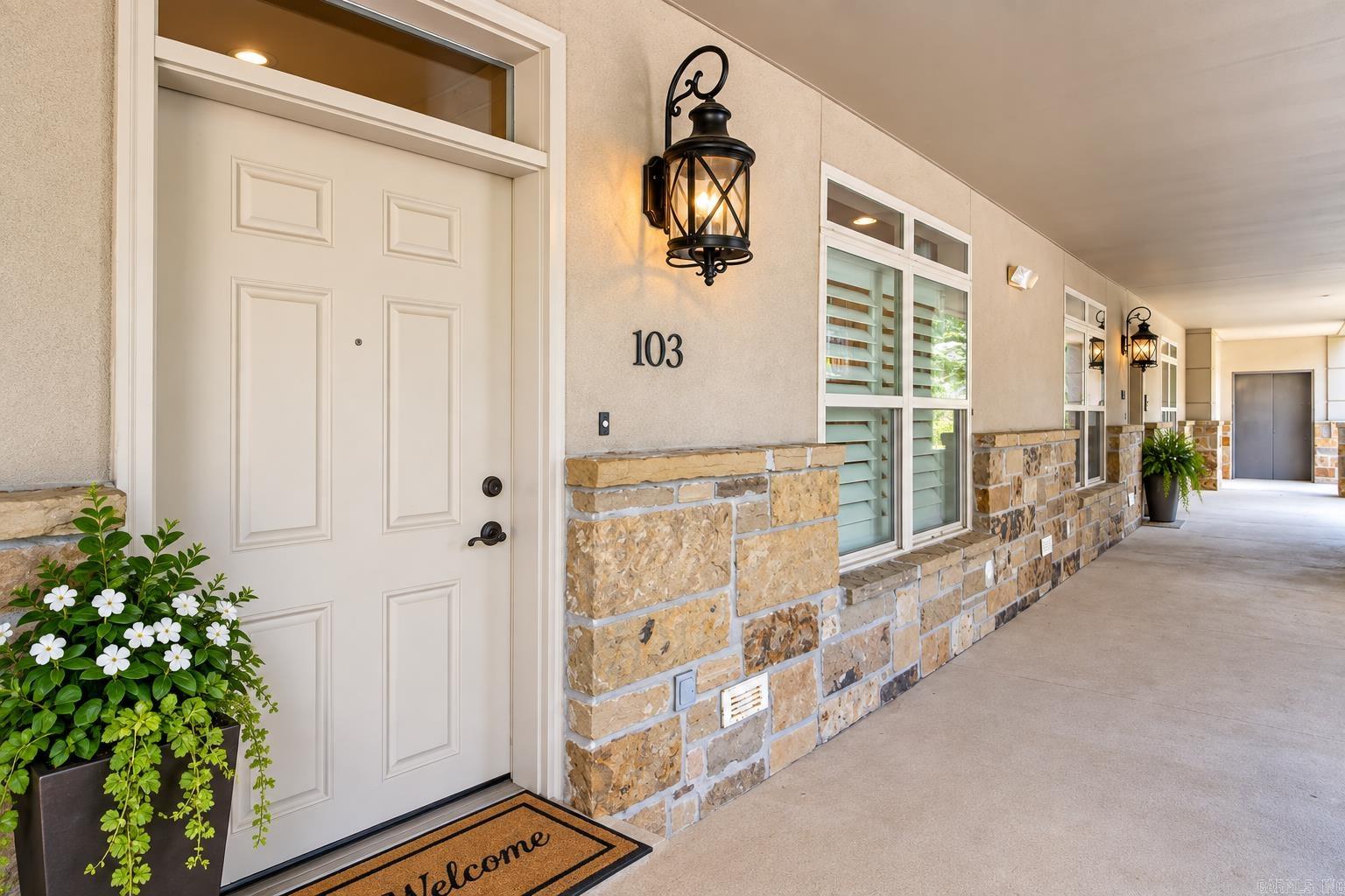 100 Vallon Lane #103 103 Property Photo 2