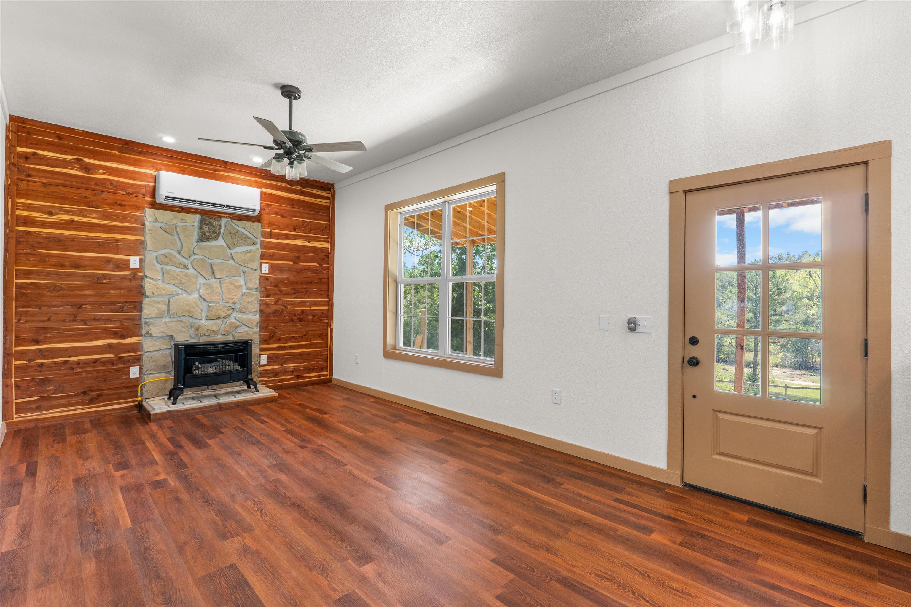 6653 Gorby Road Property Photo 2
