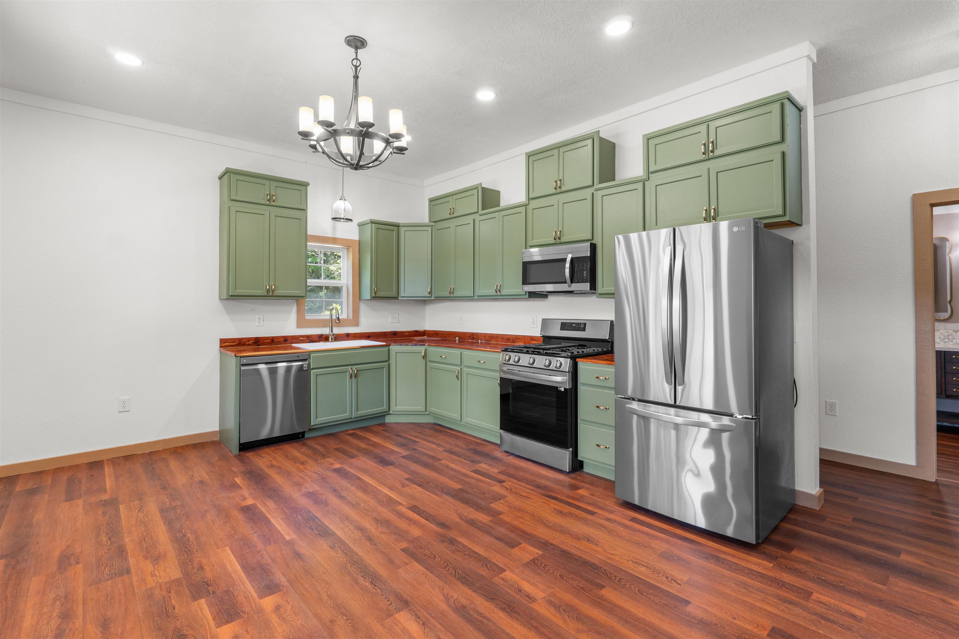 6653 Gorby Road Property Photo 3