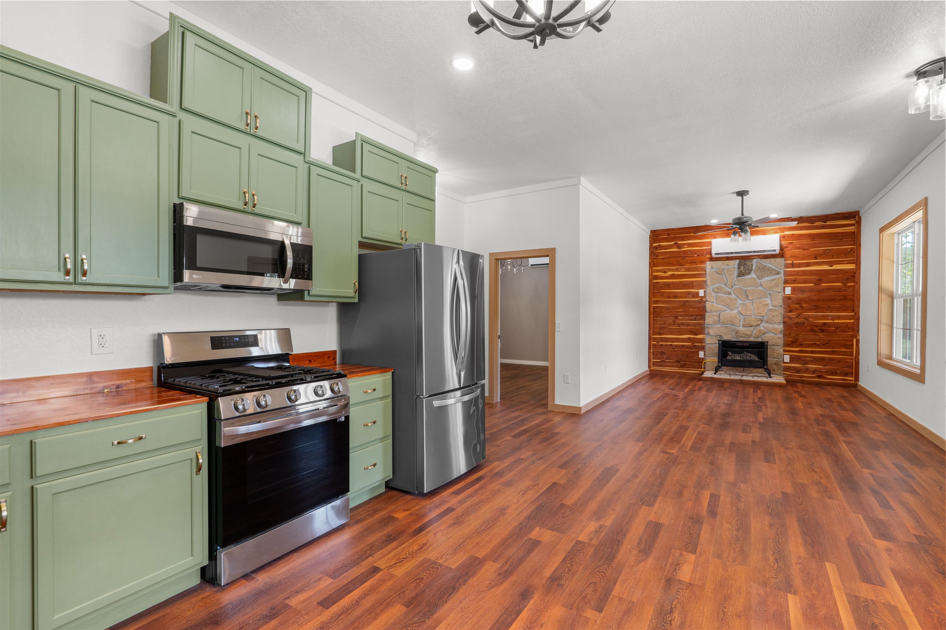 6653 Gorby Road Property Photo 4