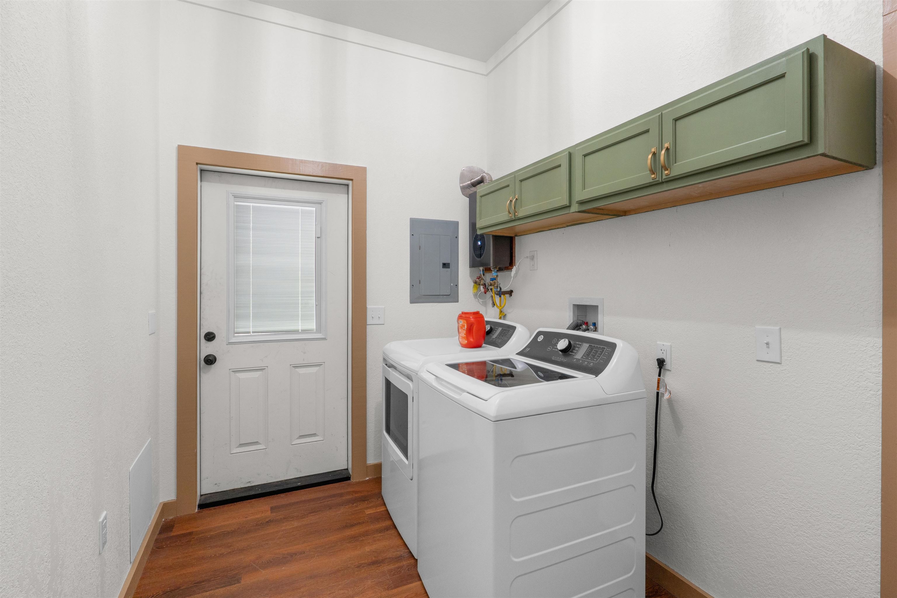 6653 Gorby Road Property Photo 7