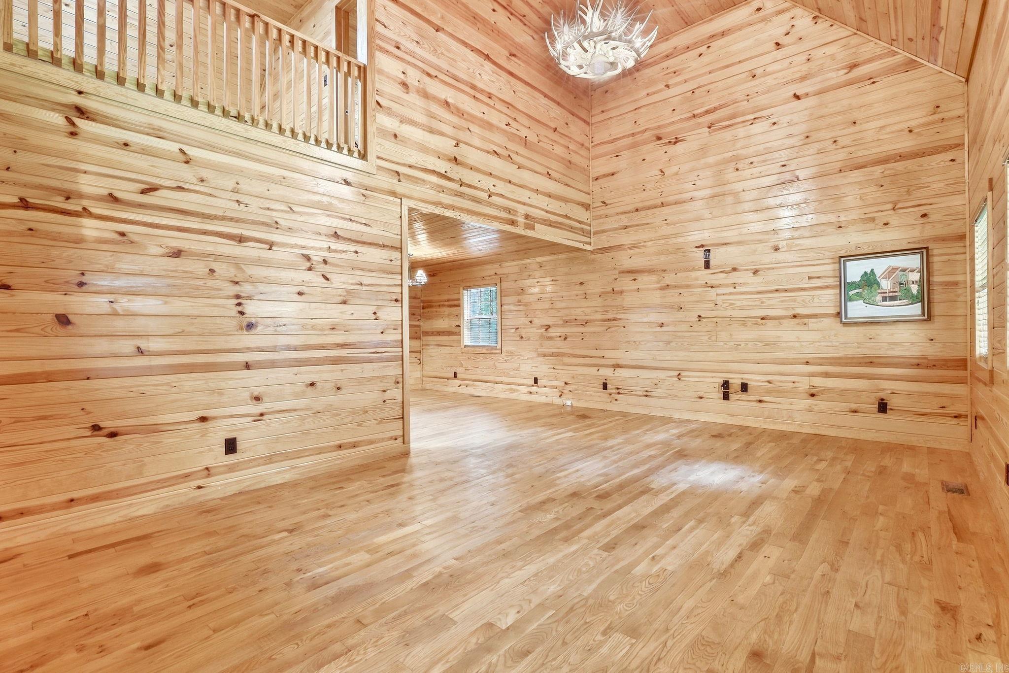 18500 Vimy Ridge Road Property Photo 10