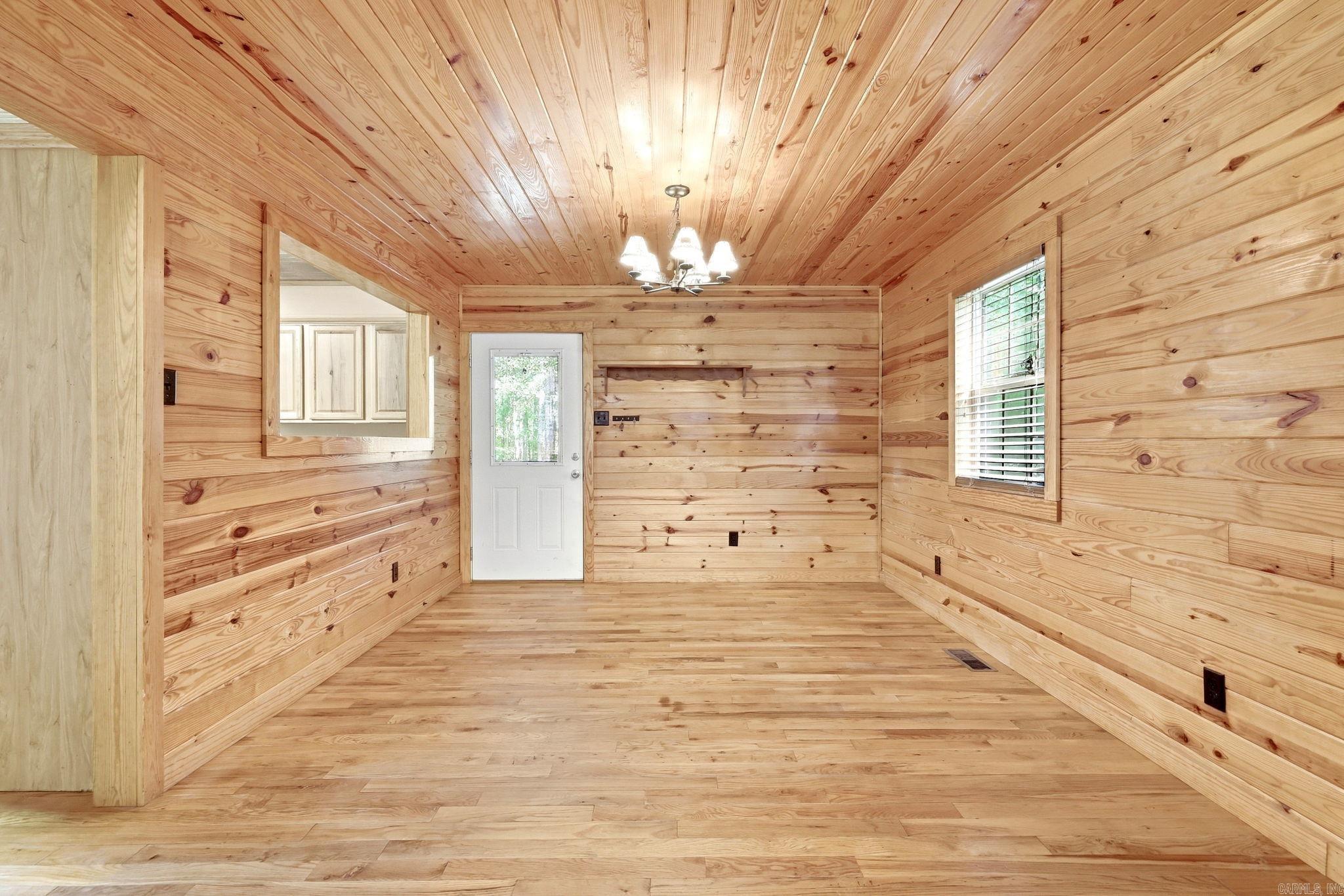 18500 Vimy Ridge Road Property Photo 14