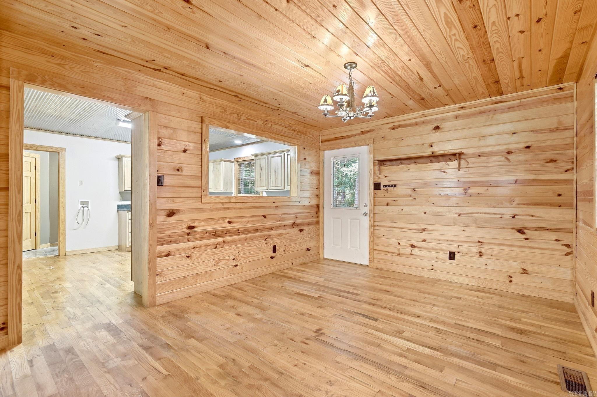 18500 Vimy Ridge Road Property Photo 15