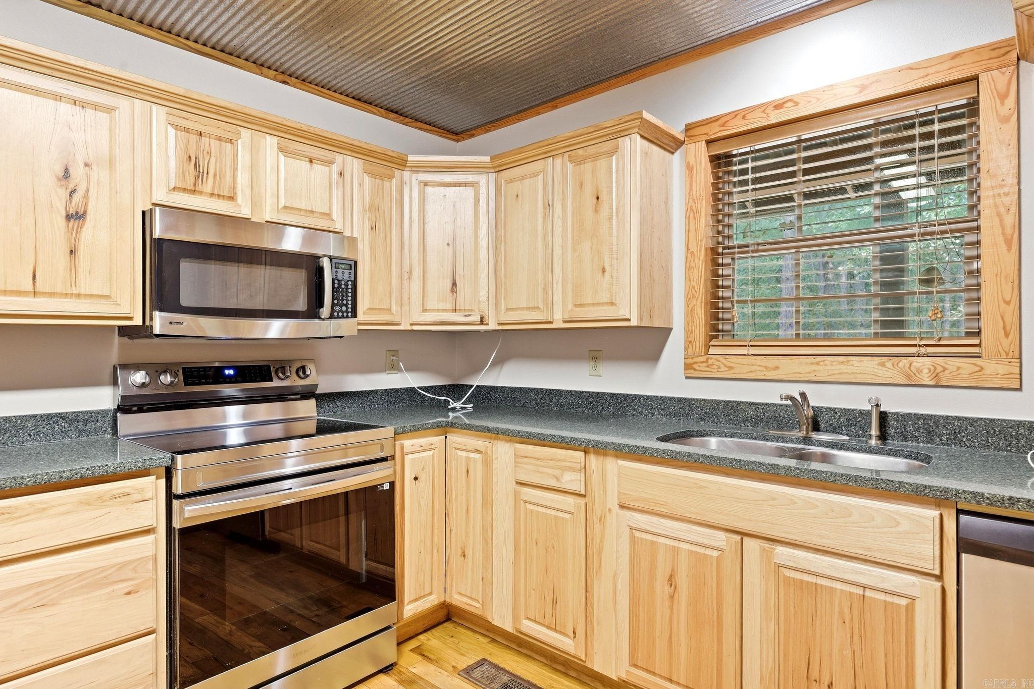 18500 Vimy Ridge Road Property Photo 19