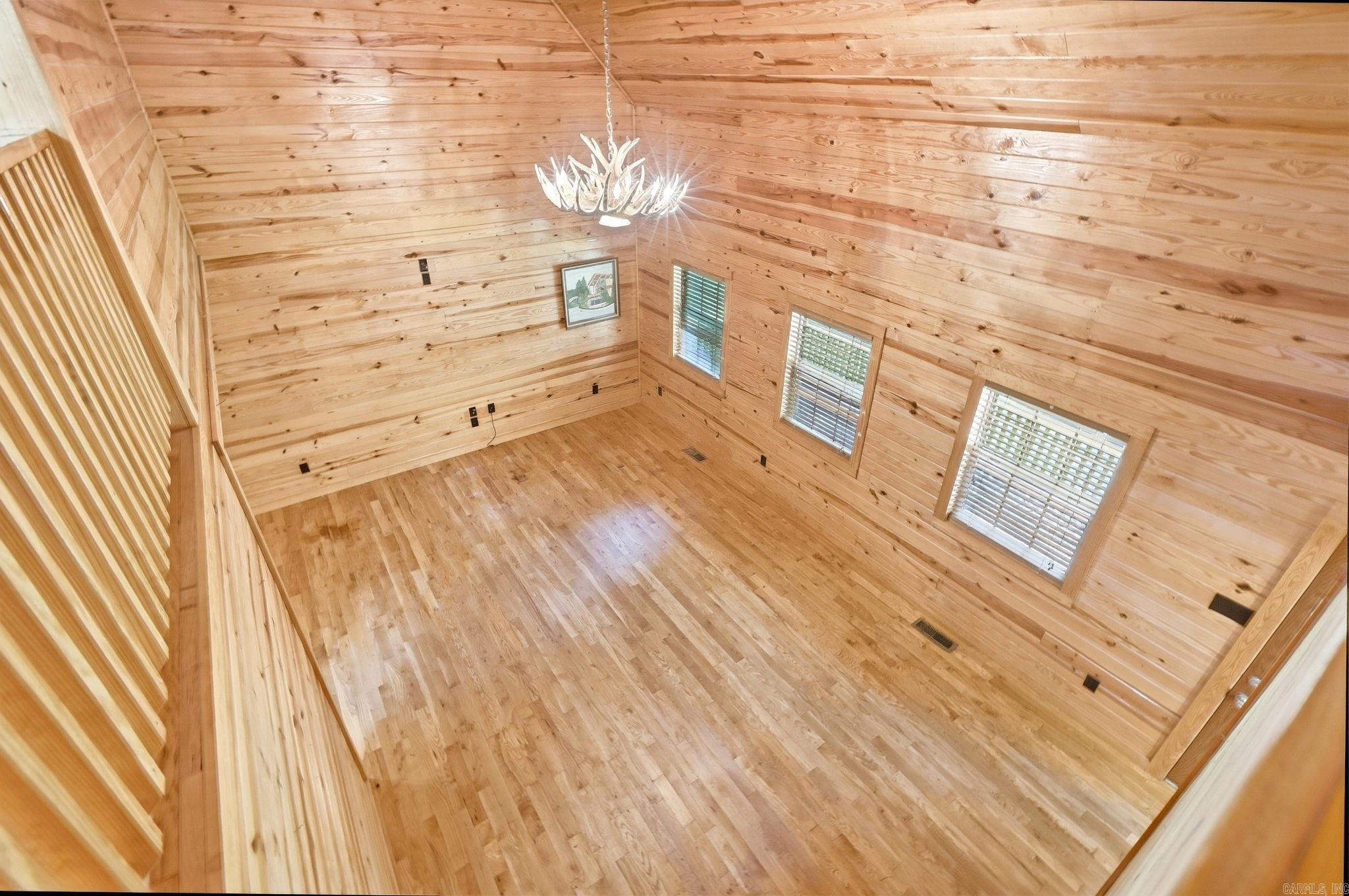 18500 Vimy Ridge Road Property Photo 27