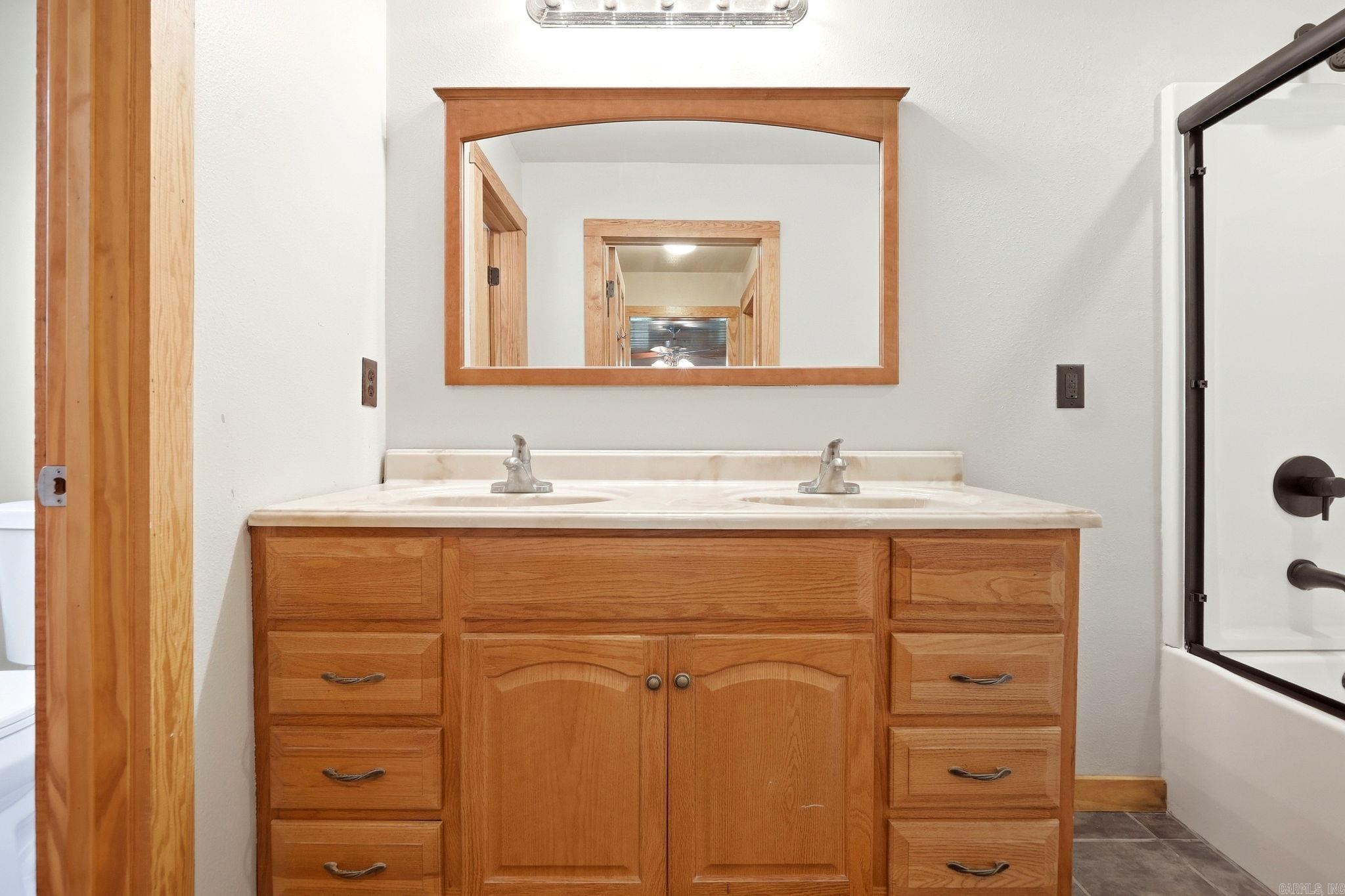 18500 Vimy Ridge Road Property Photo 28