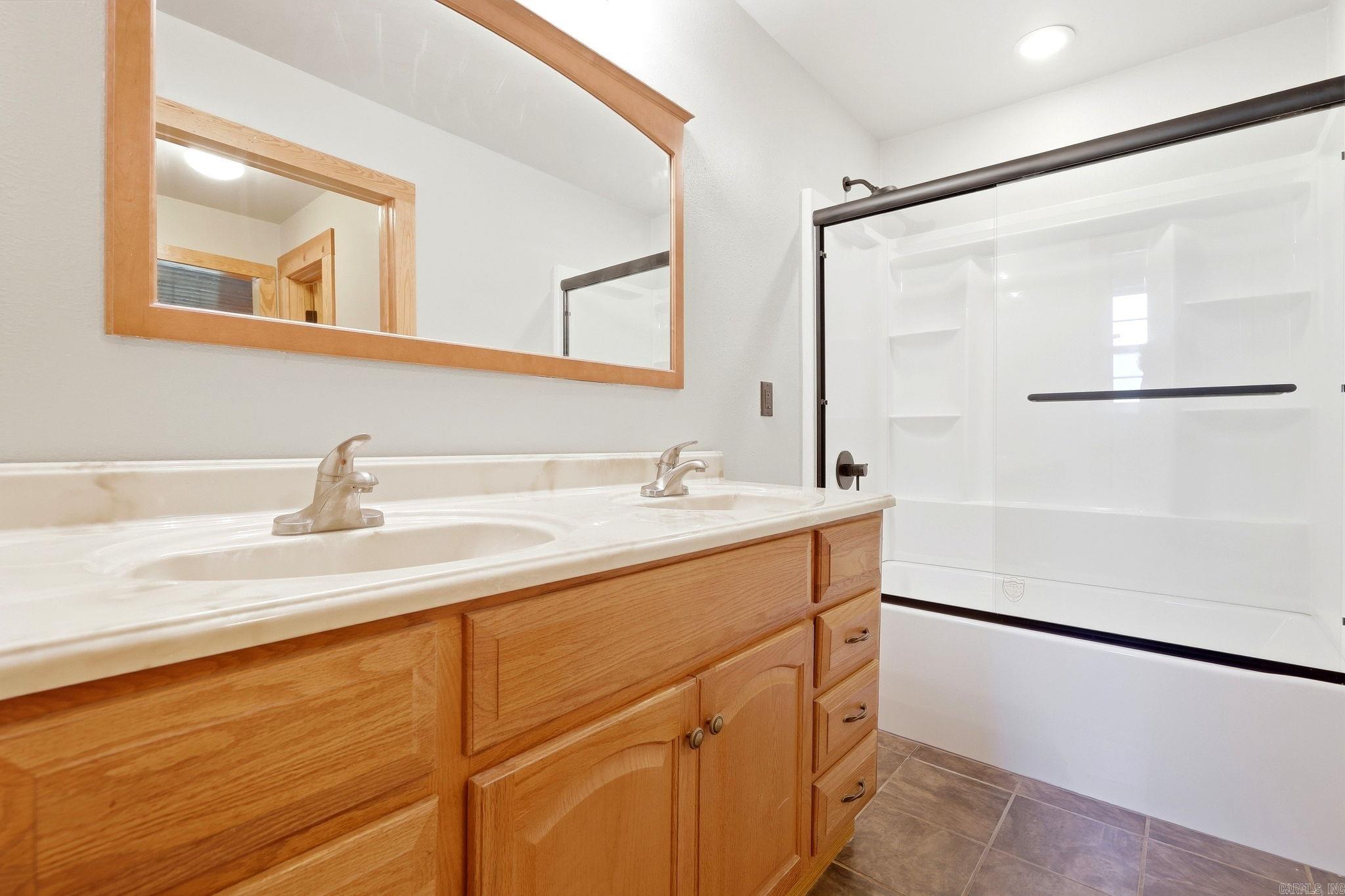 18500 Vimy Ridge Road Property Photo 30