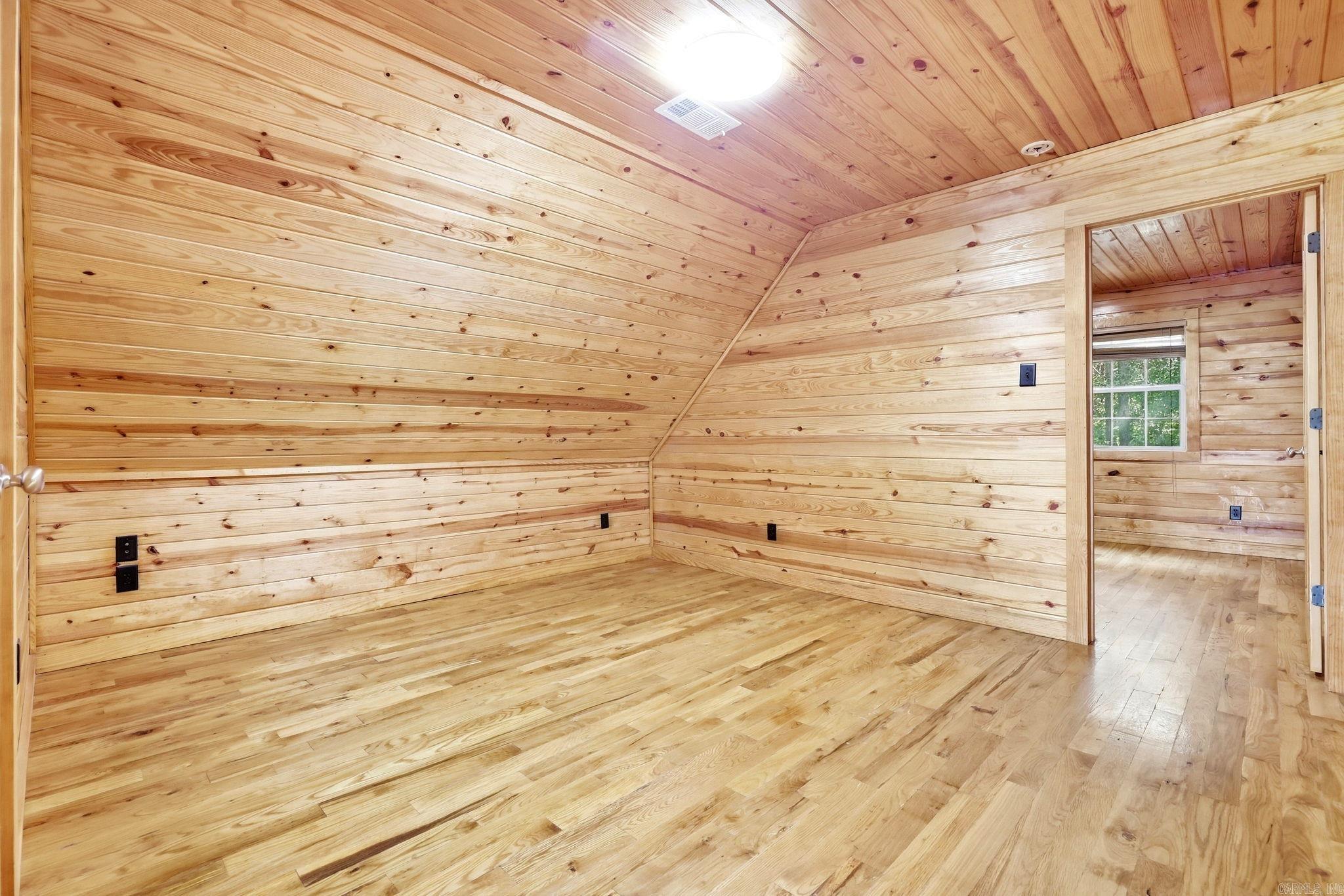 18500 Vimy Ridge Road Property Photo 35