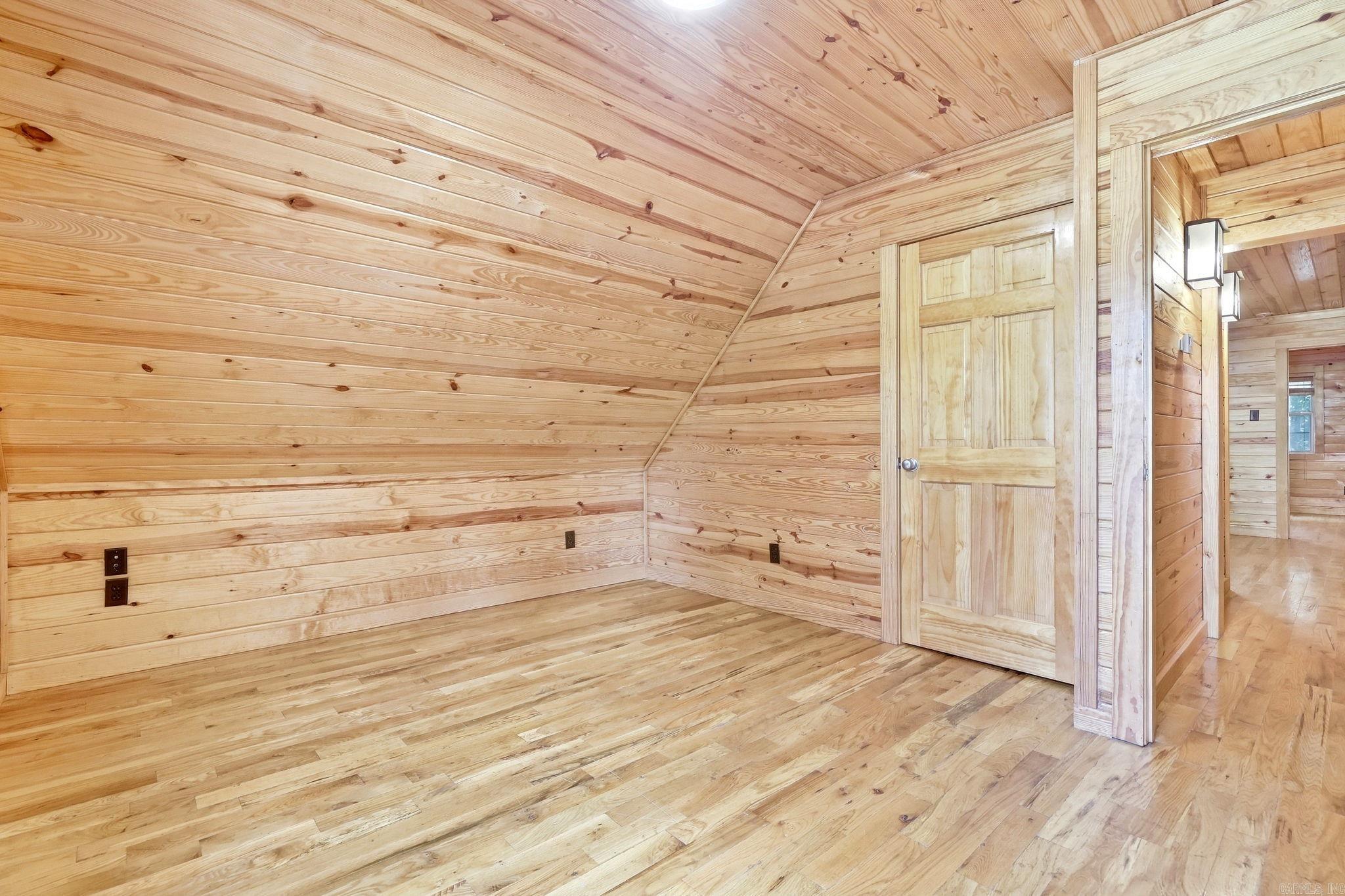 18500 Vimy Ridge Road Property Photo 37