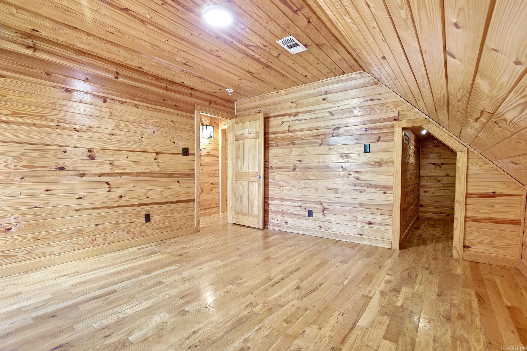 18500 Vimy Ridge Road Property Photo 39