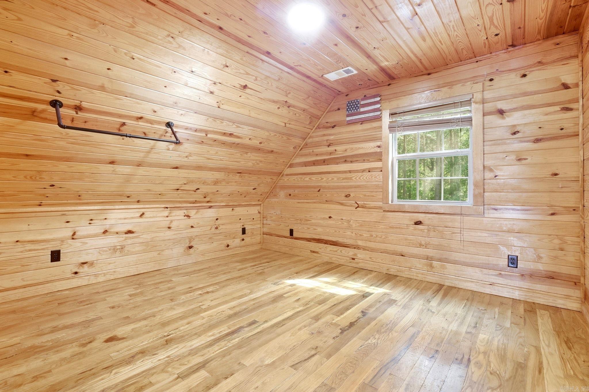 18500 Vimy Ridge Road Property Photo 42