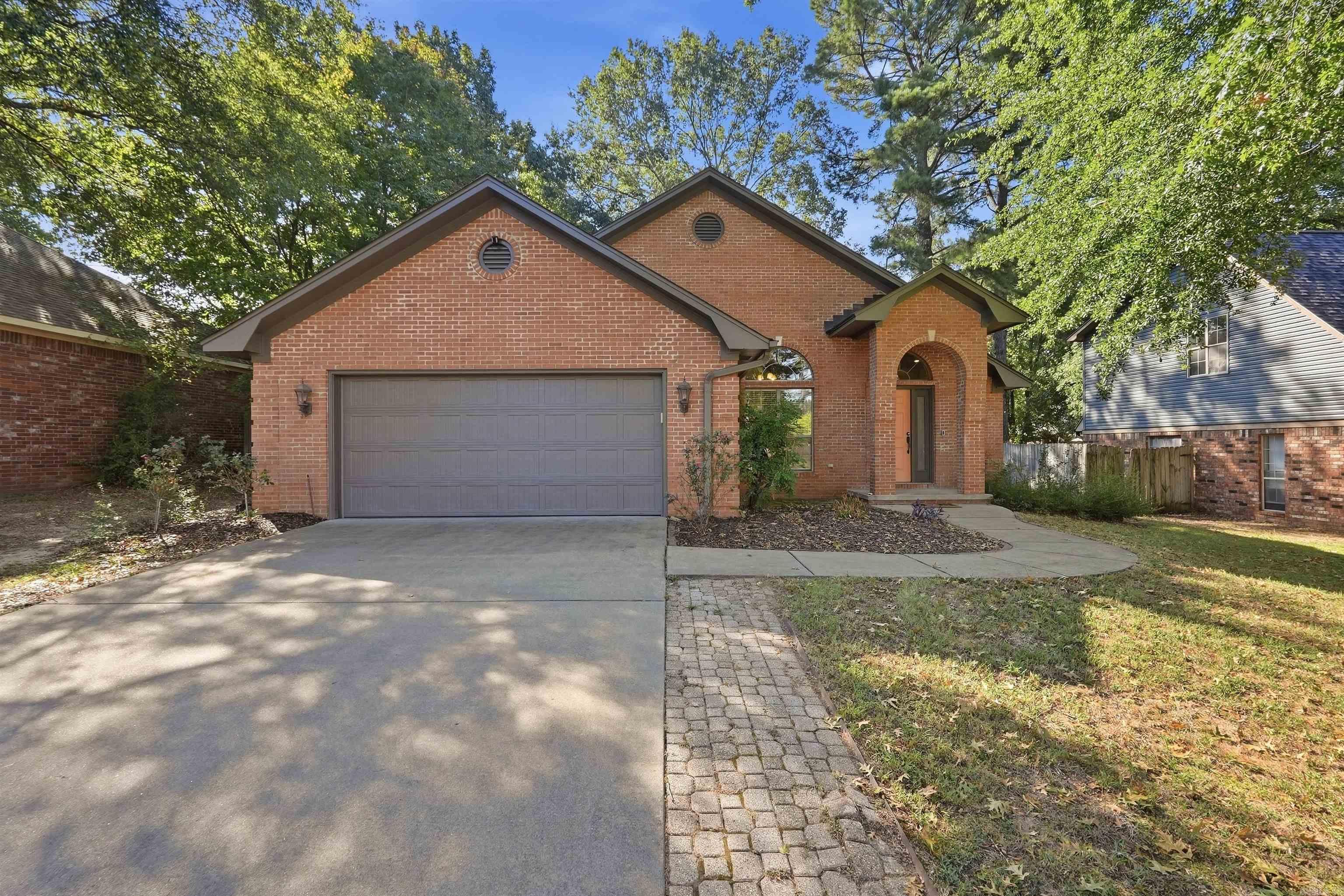 2835 Kent Lane Property Photo 3