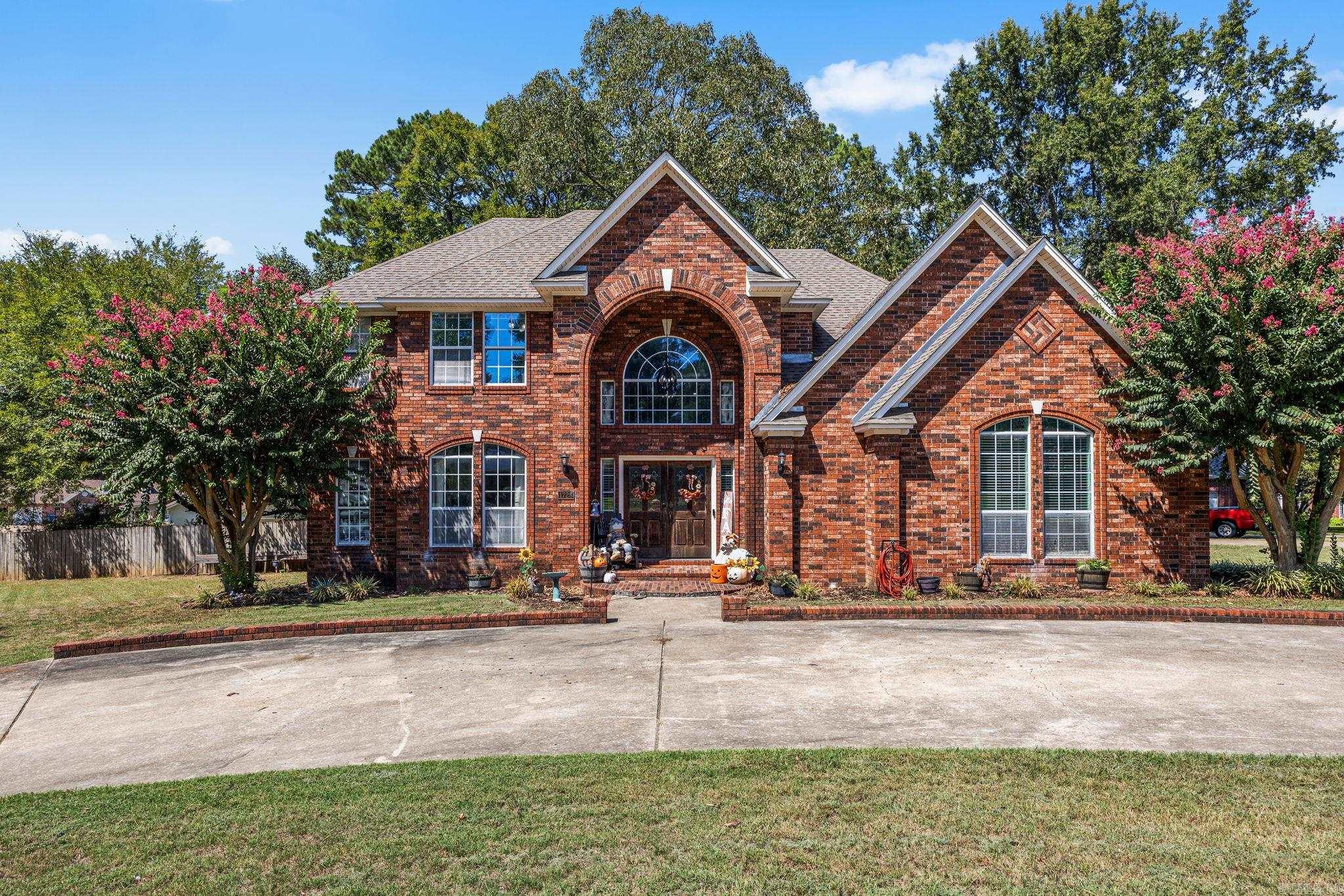 1728 Regal Drive Property Photo 2