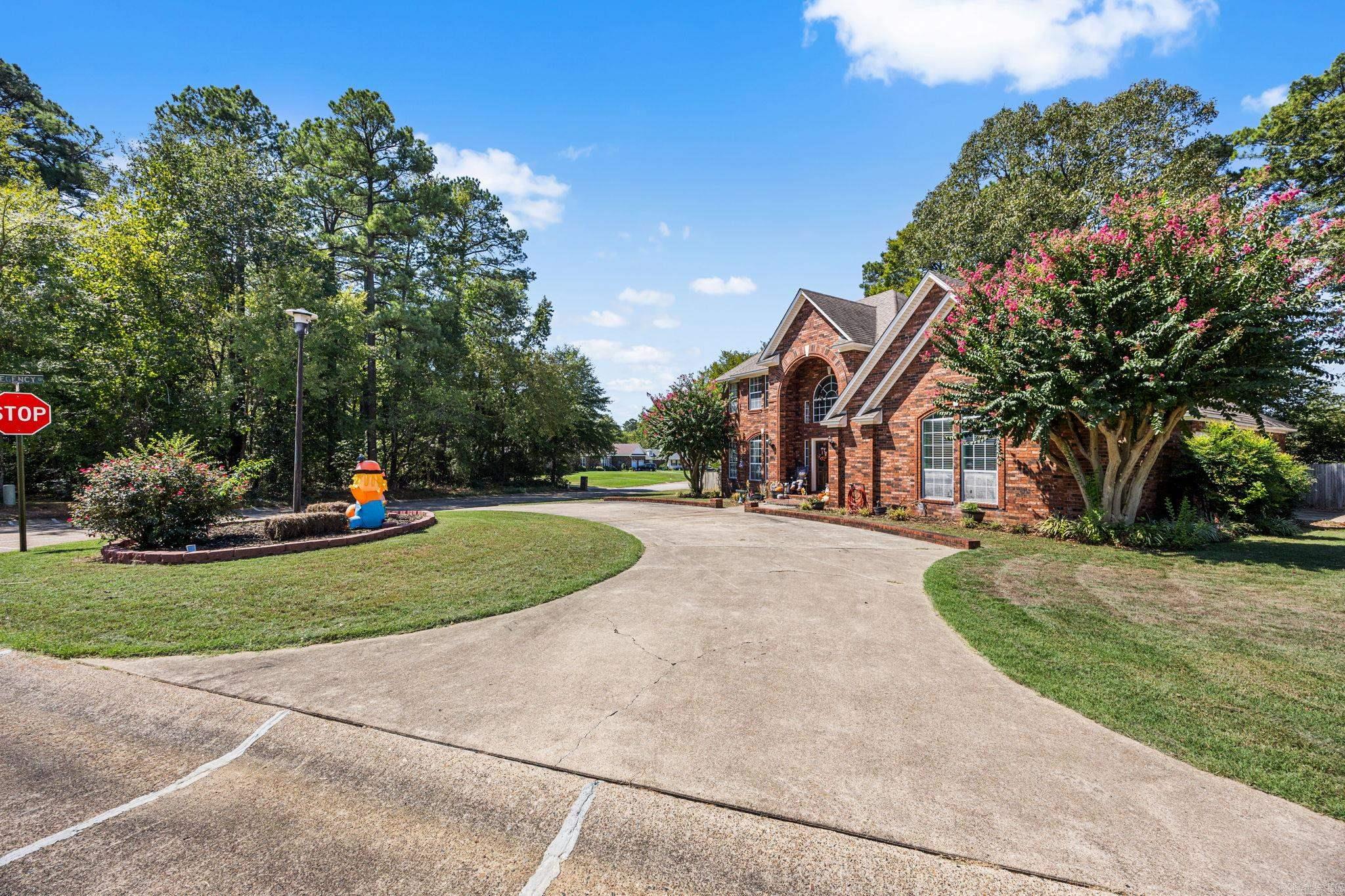1728 Regal Drive Property Photo 4