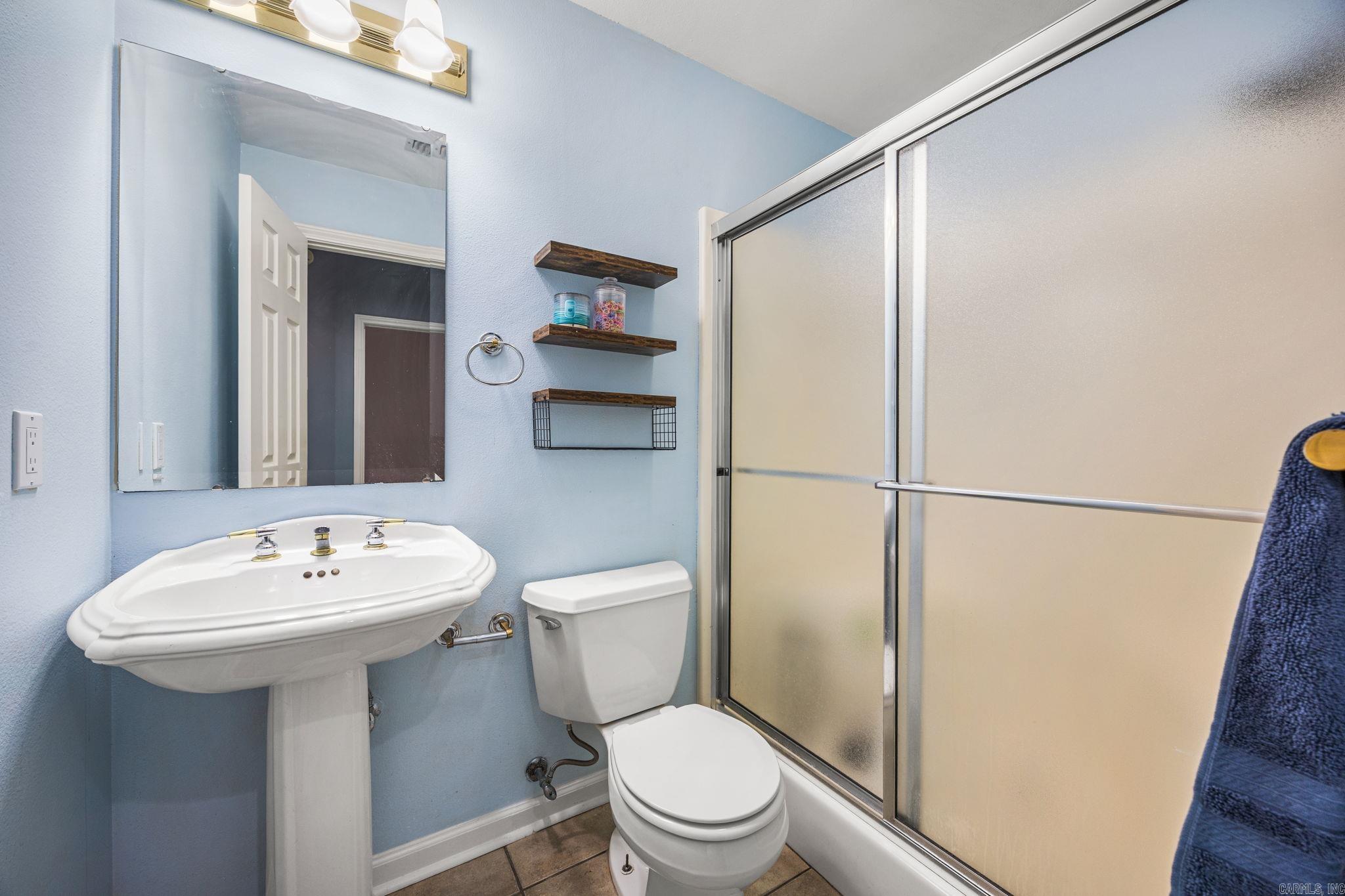 1728 Regal Drive Property Photo 30