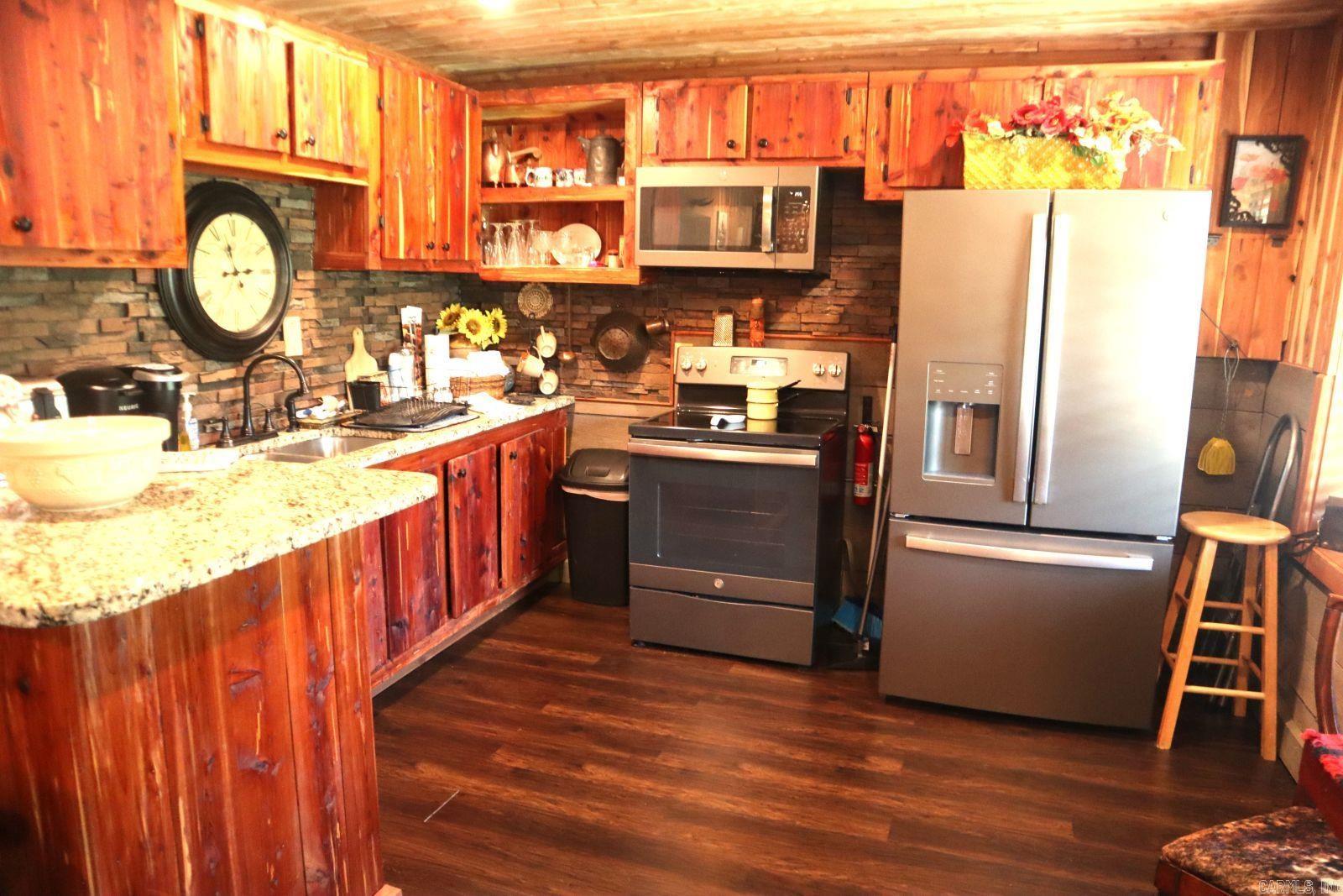 131 Walnut Street Property Photo 9