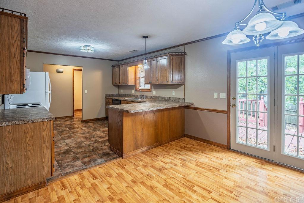 4 Oak Meadow Cove Property Photo 9